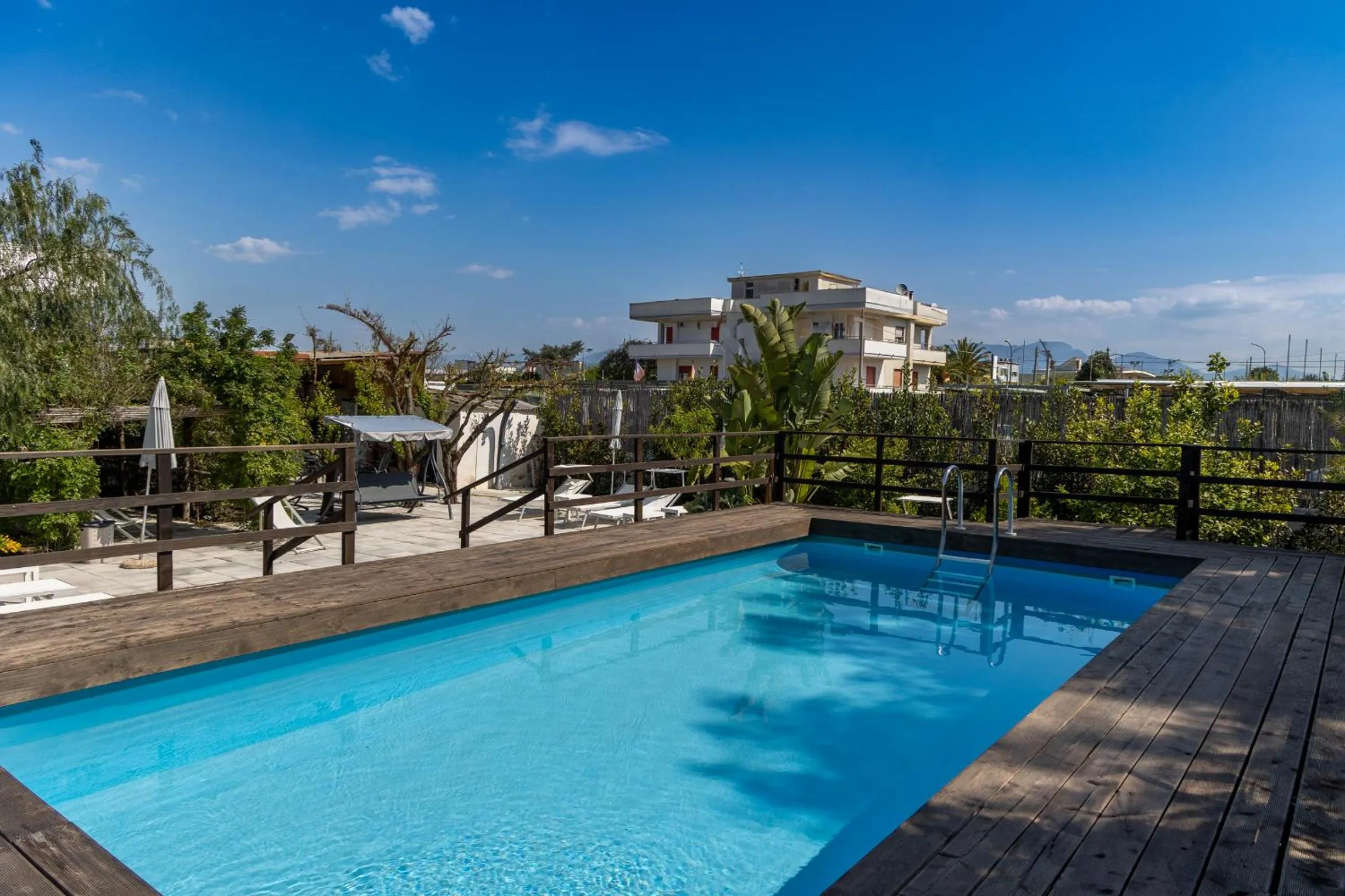 Swimming pool in Residence O'Sole Mio Pompei