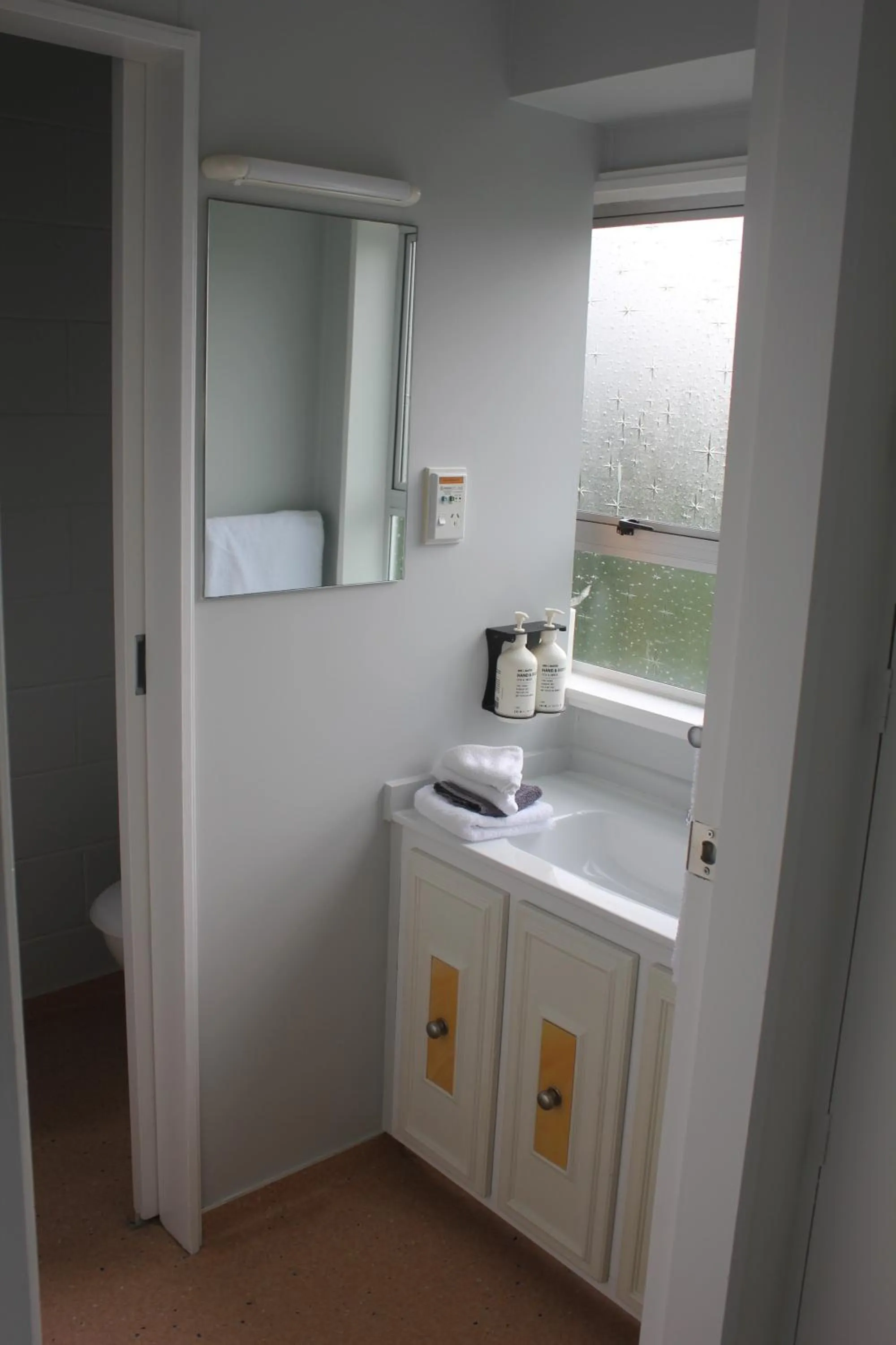 Bathroom in Kapiti Gateway Motel