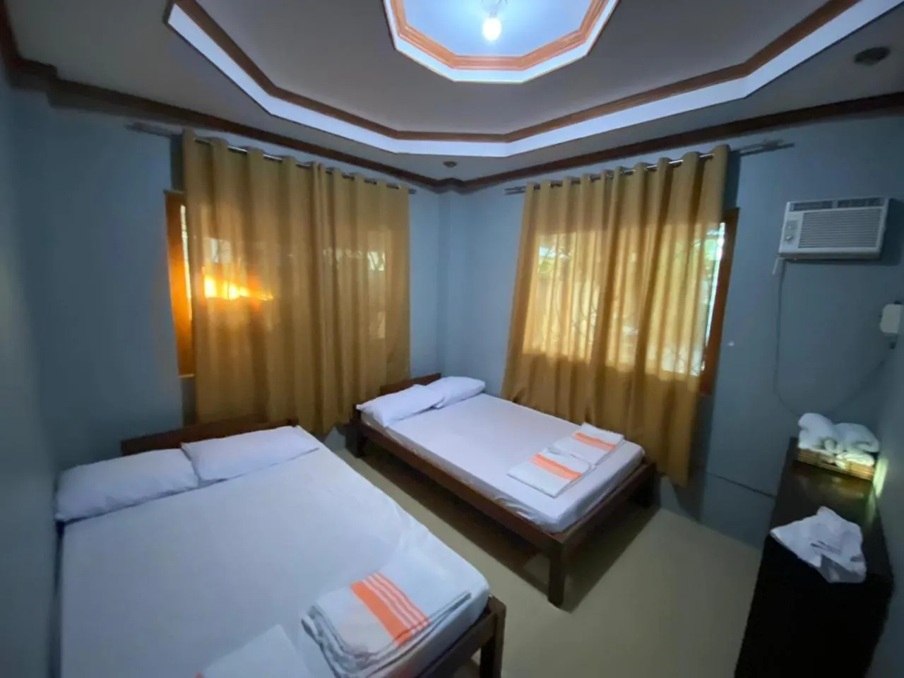 Bed in The Orange House - Vigan Villa