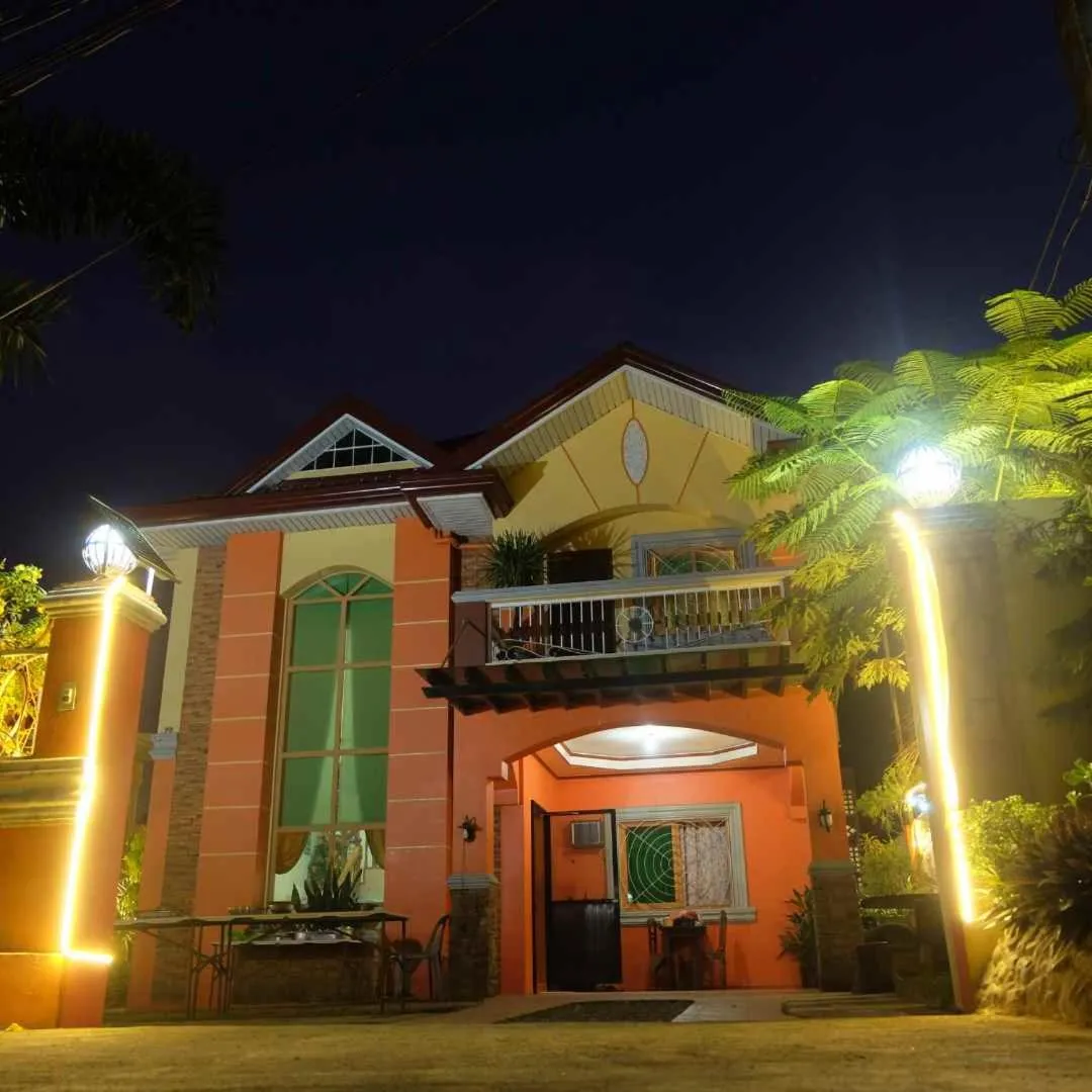 The Orange House - Vigan Villa