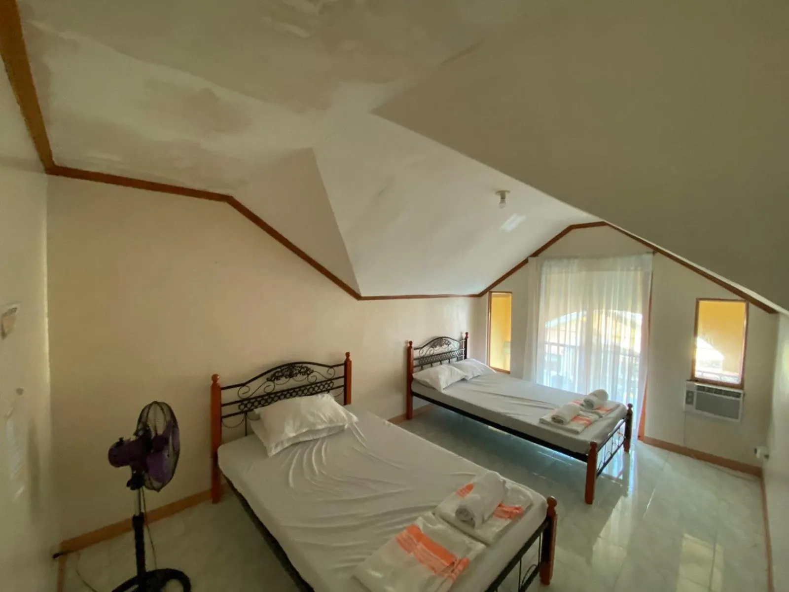 Bed in The Orange House - Vigan Villa