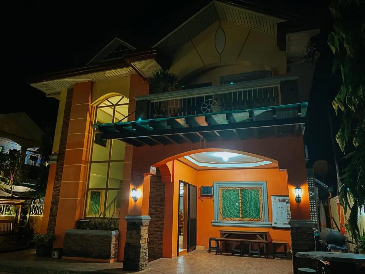 The Orange House - Vigan Villa