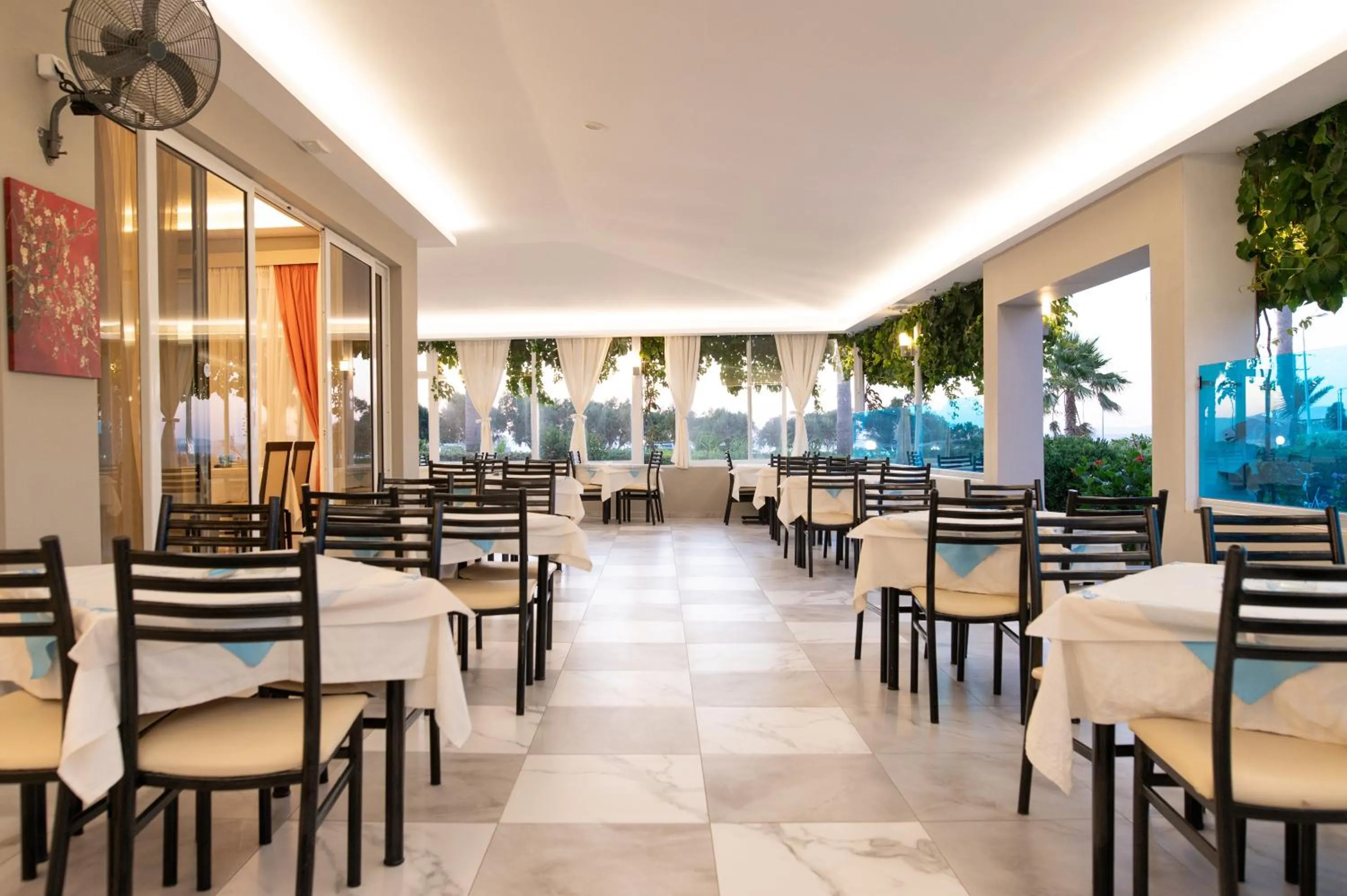 Restaurant/places to eat in Costa Angela Seaside Resort