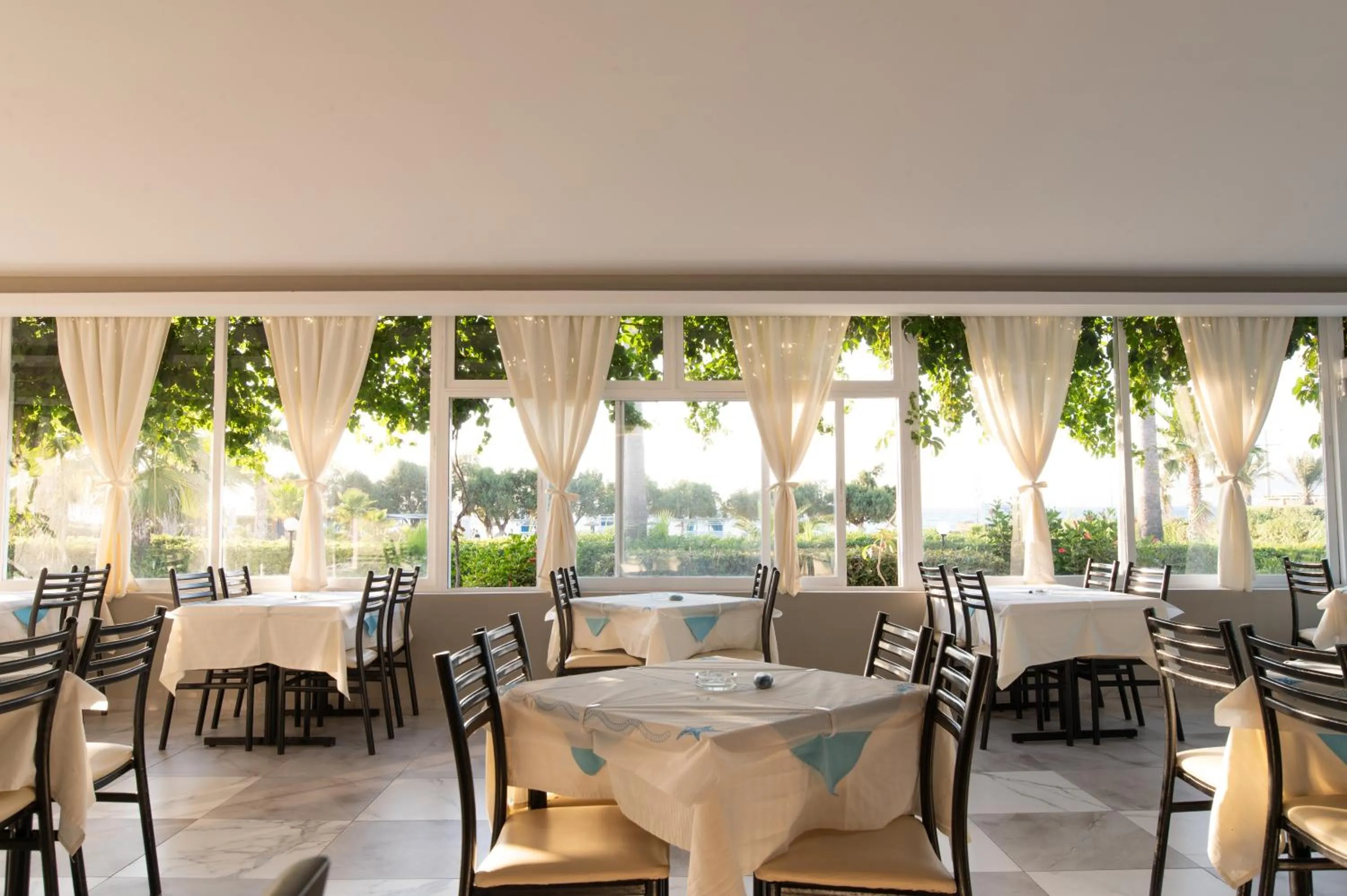 Restaurant/places to eat in Costa Angela Seaside Resort