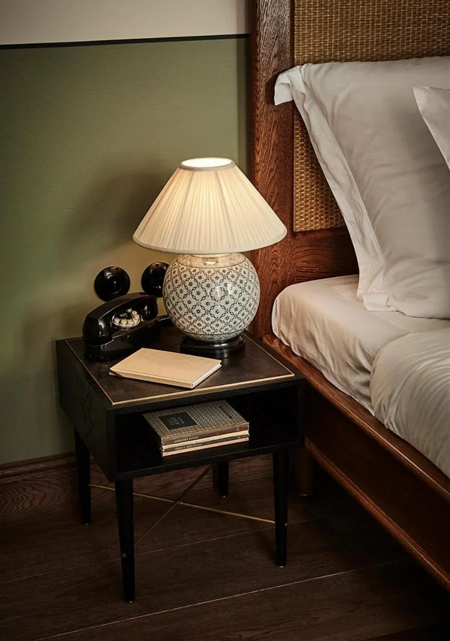 Decorative detail, Bed in Hotel Sanders