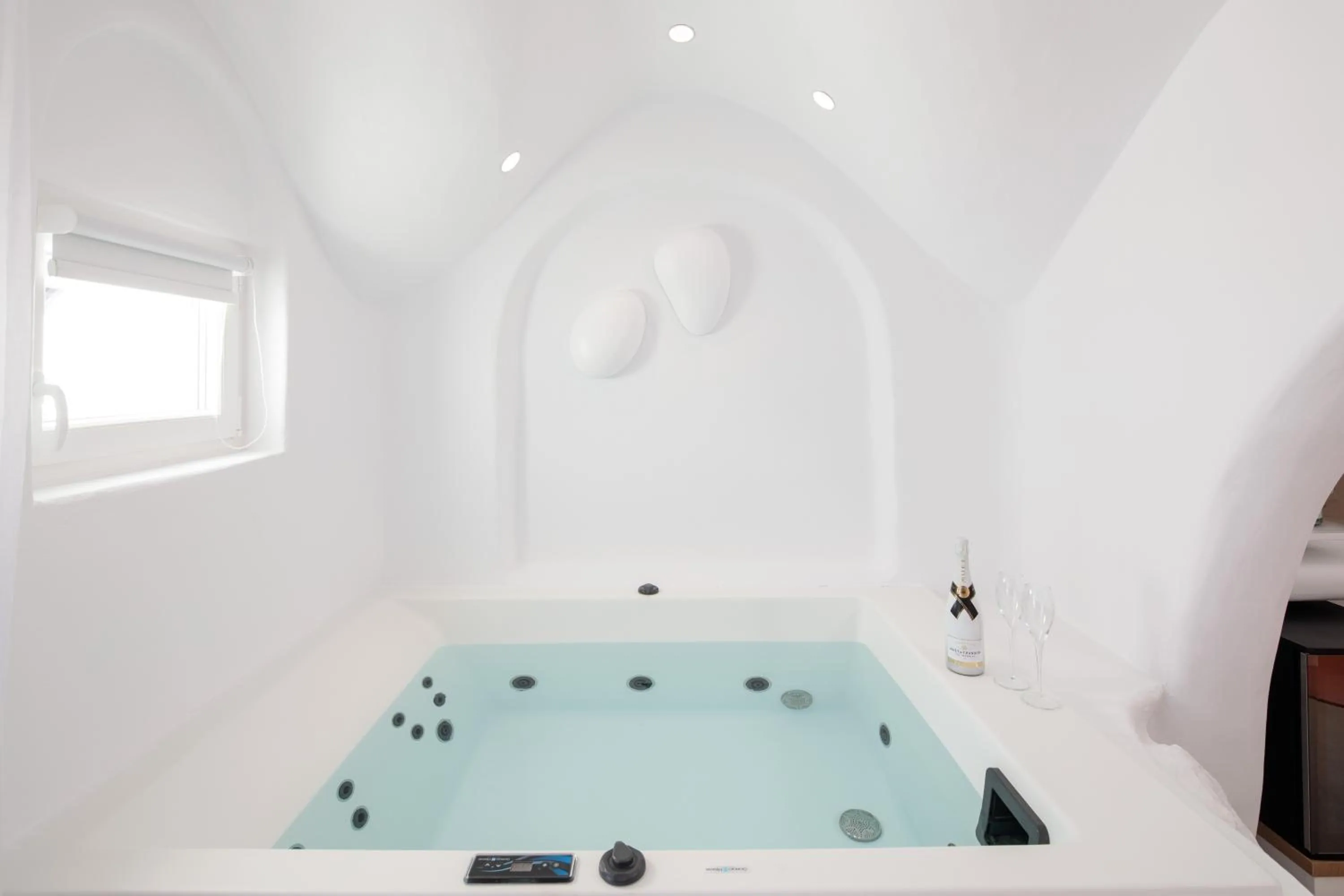 Swimming pool in Naxos Cave Suites