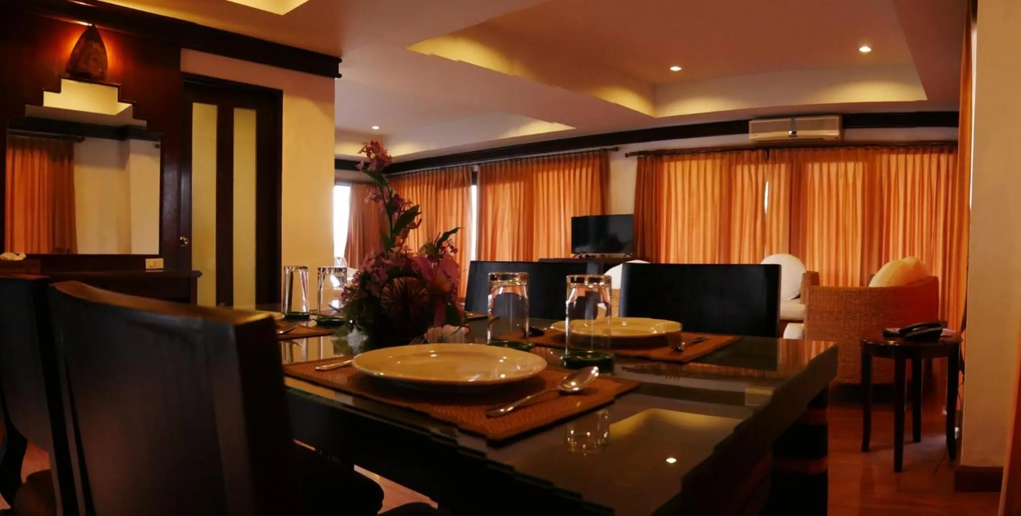 Dining area in Gassan Legacy Golf Club