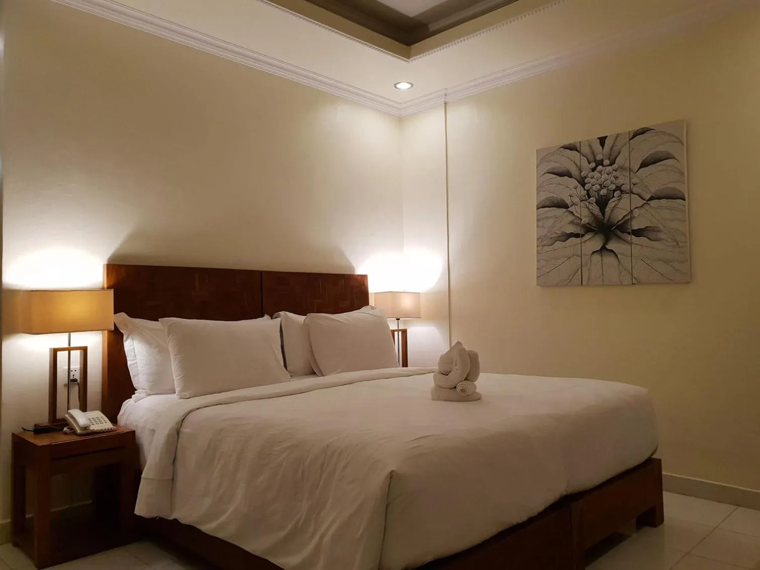 Bedroom, Bed in Hotel Genggong