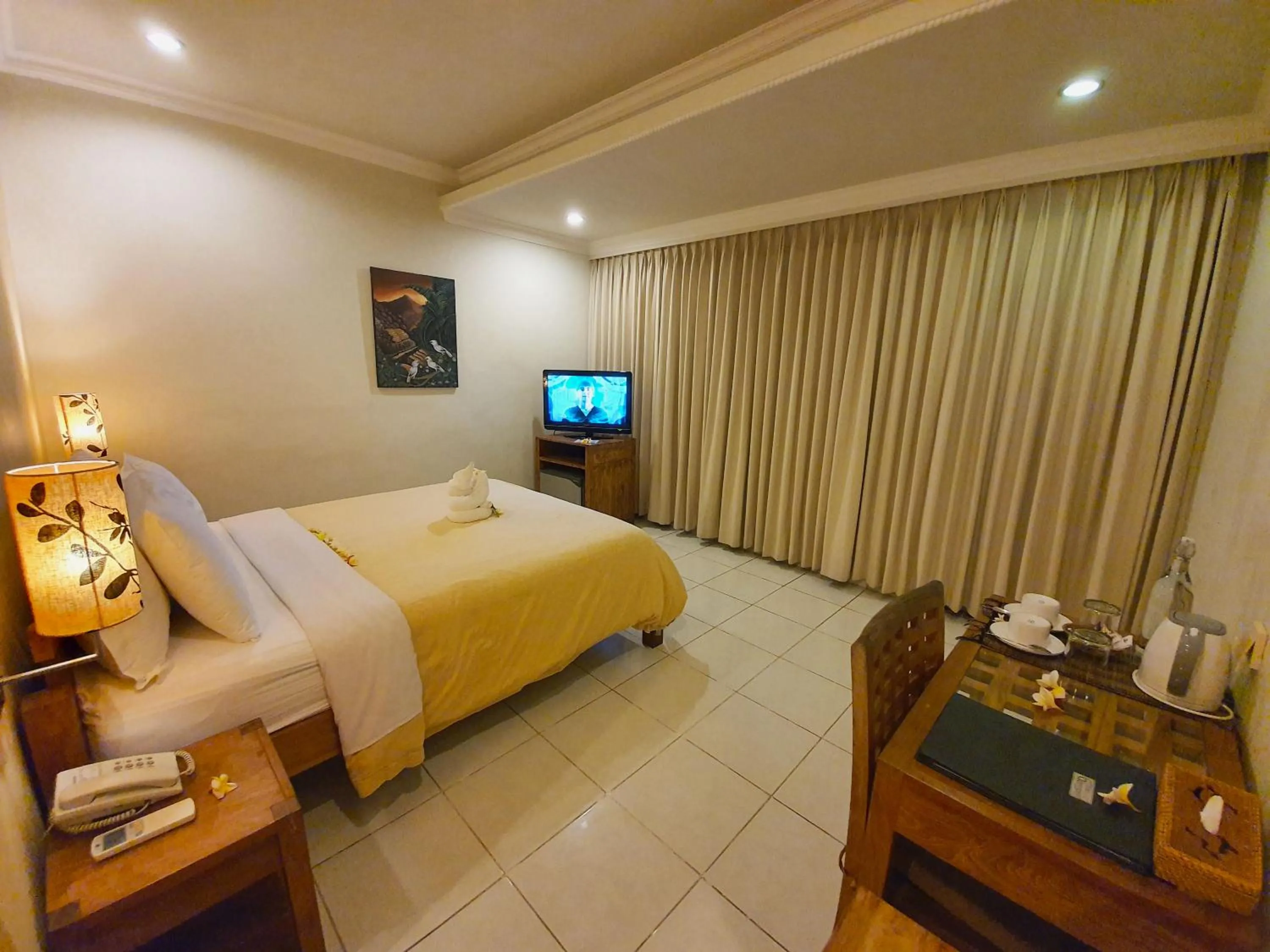 TV and multimedia, Bed in Hotel Genggong