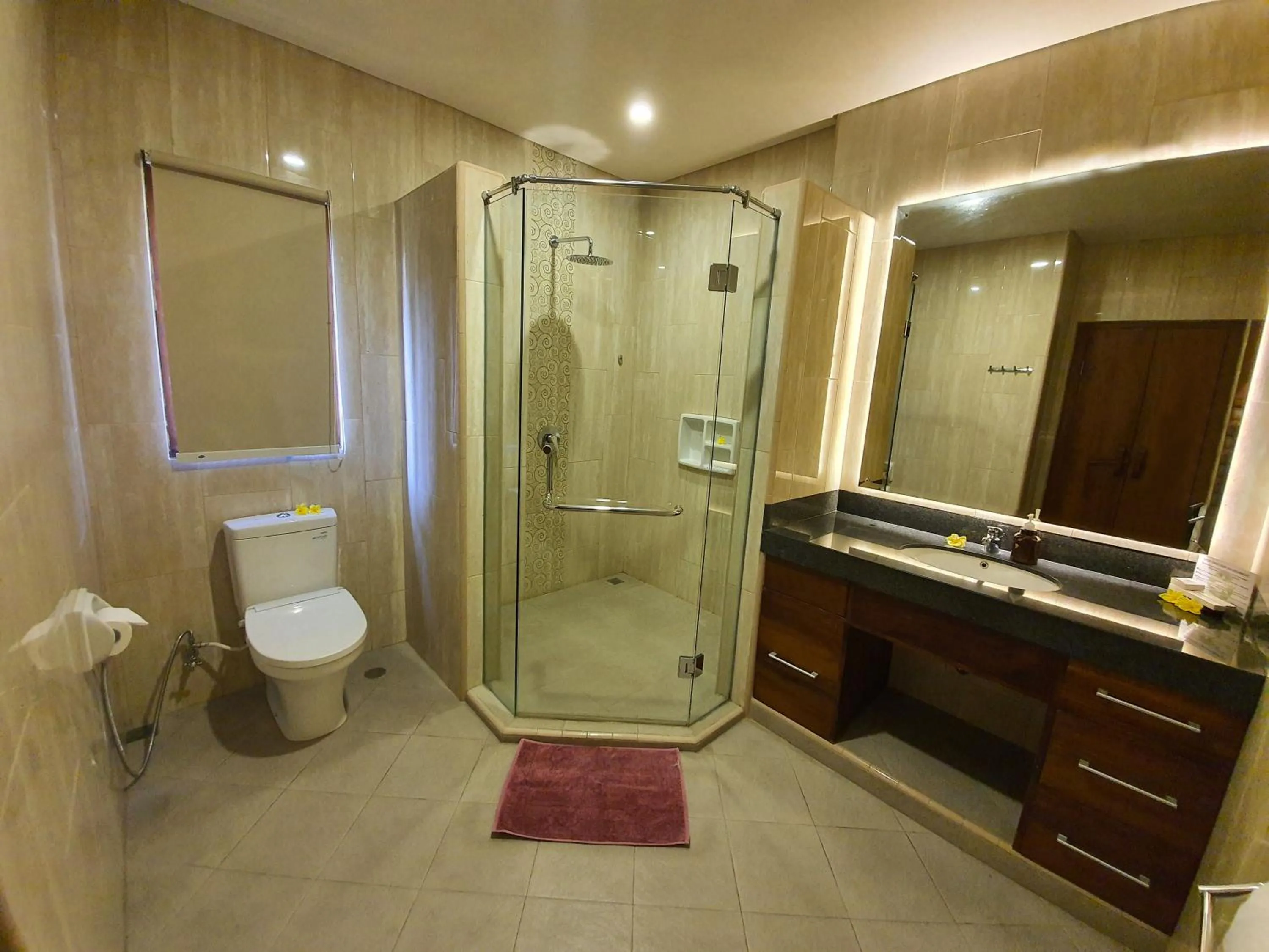 Bathroom in Hotel Genggong