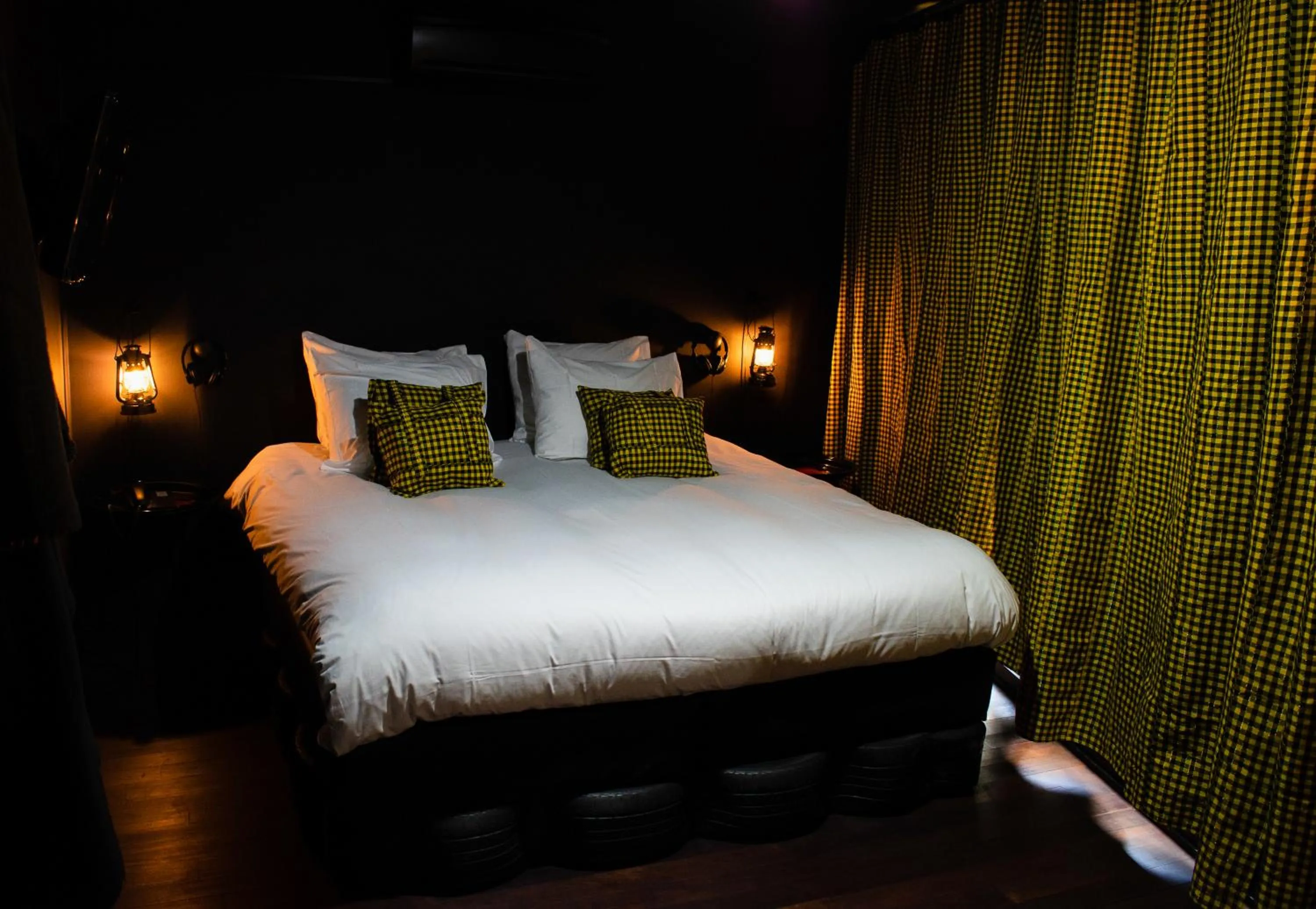 Bed in Hotel The Exchange