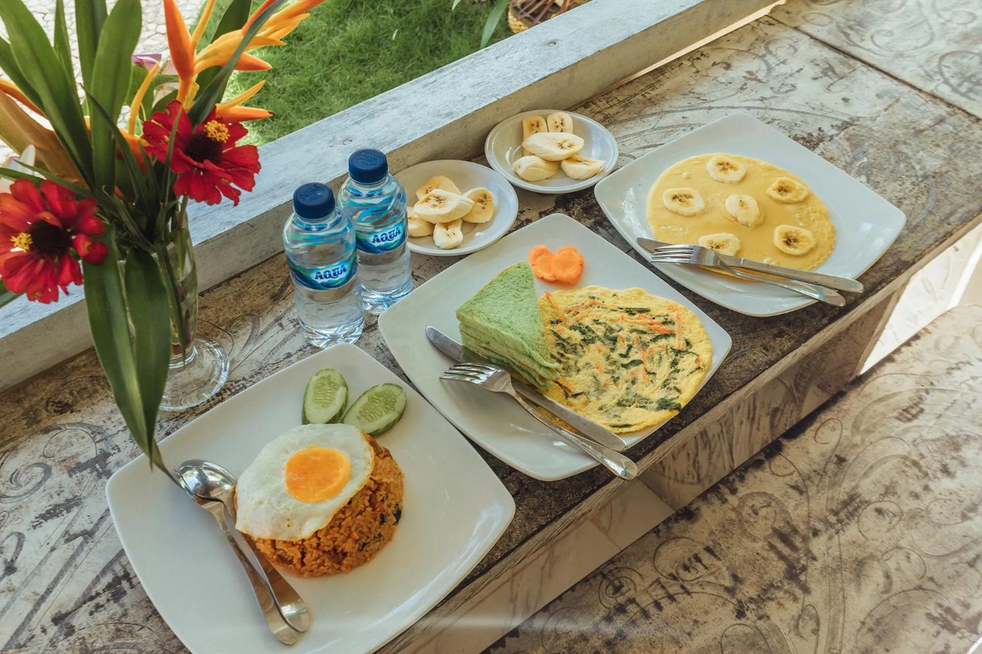 Restaurant/places to eat in Bakung Cozy Cottage