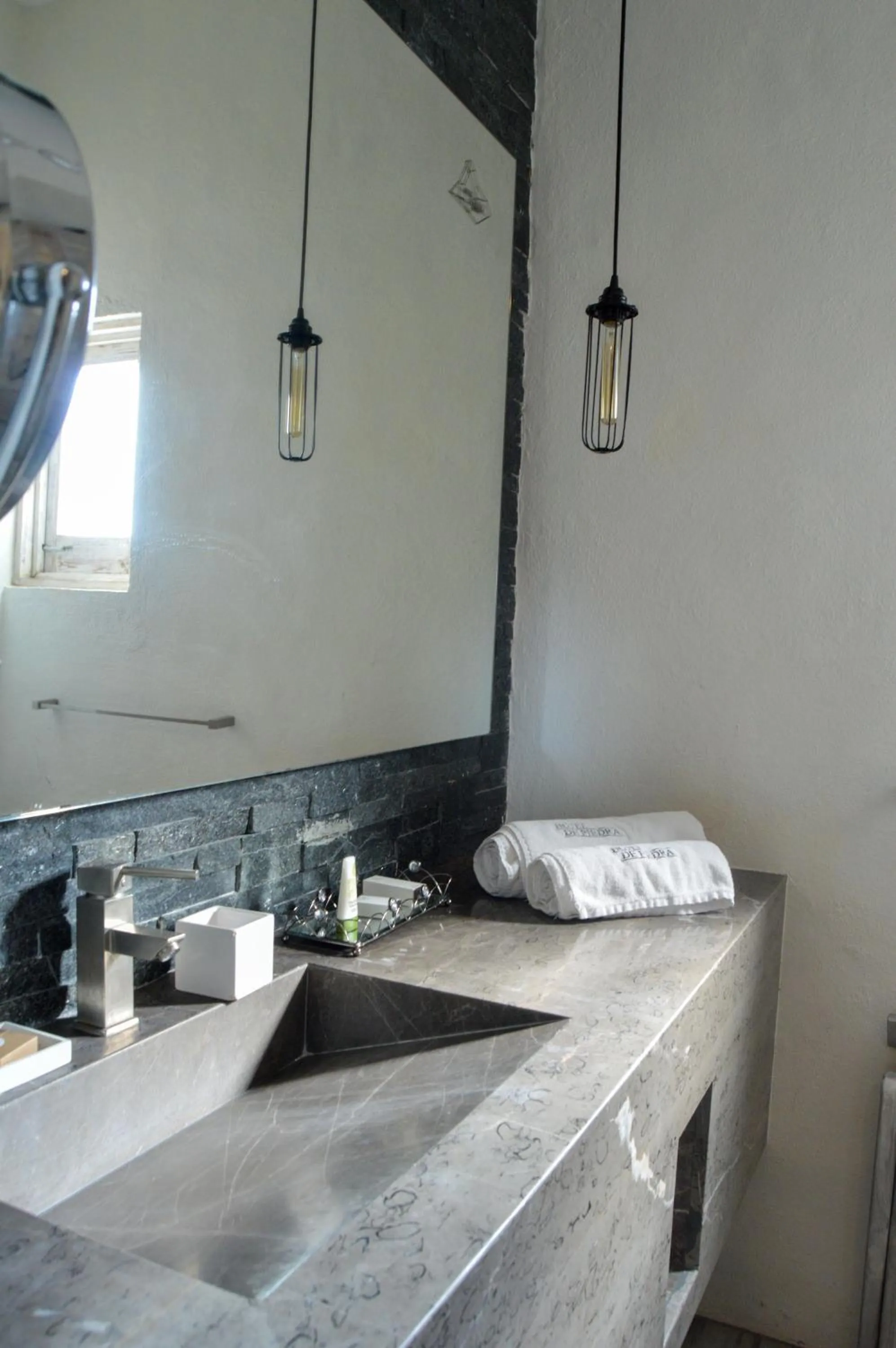 Bathroom in Hotel de Piedra