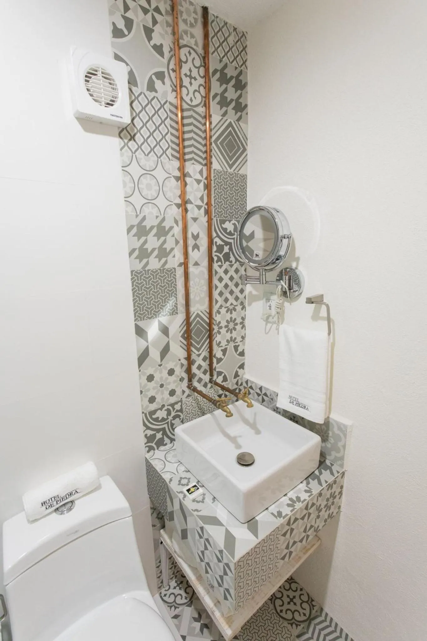 Bathroom in Hotel de Piedra