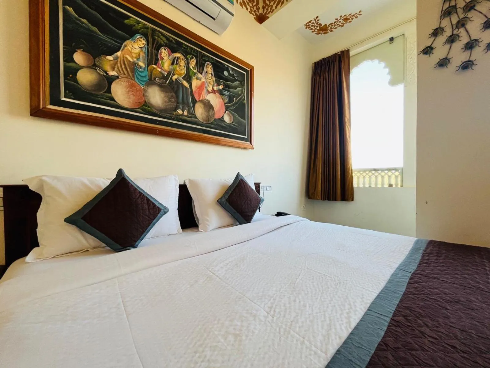 Photo of the whole room, Bed in Teerth Palace Pushkar