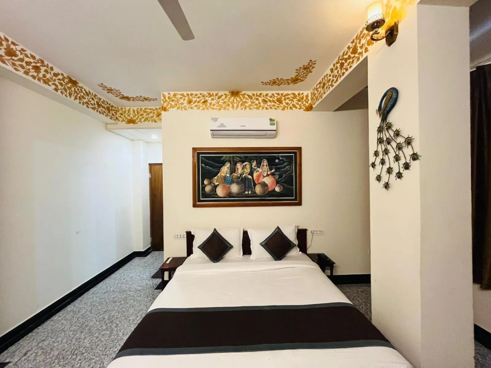 Bedroom, Bed in Teerth Palace Pushkar