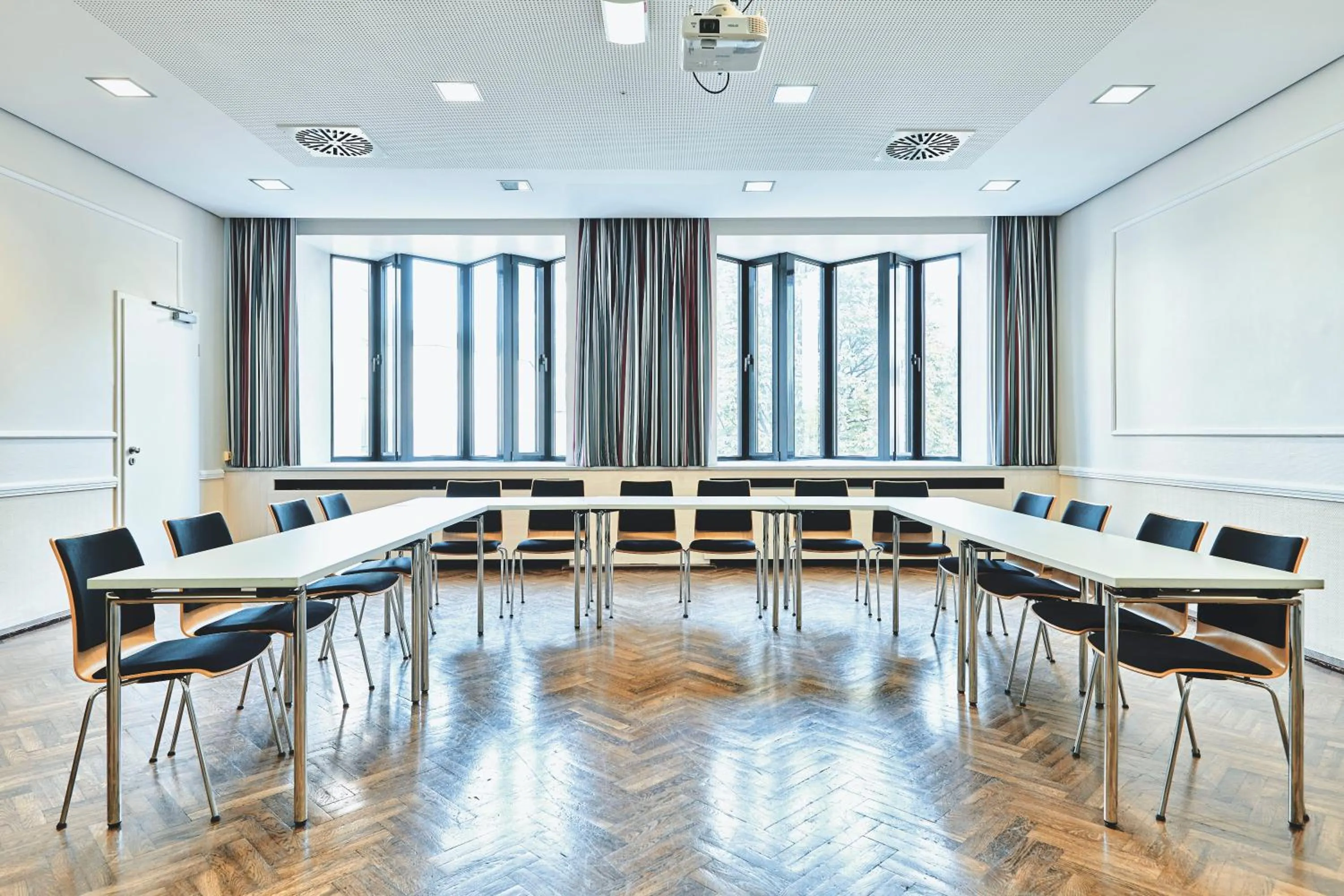 Meeting/conference room in DJH Jugendgästehaus Adolph Kolping