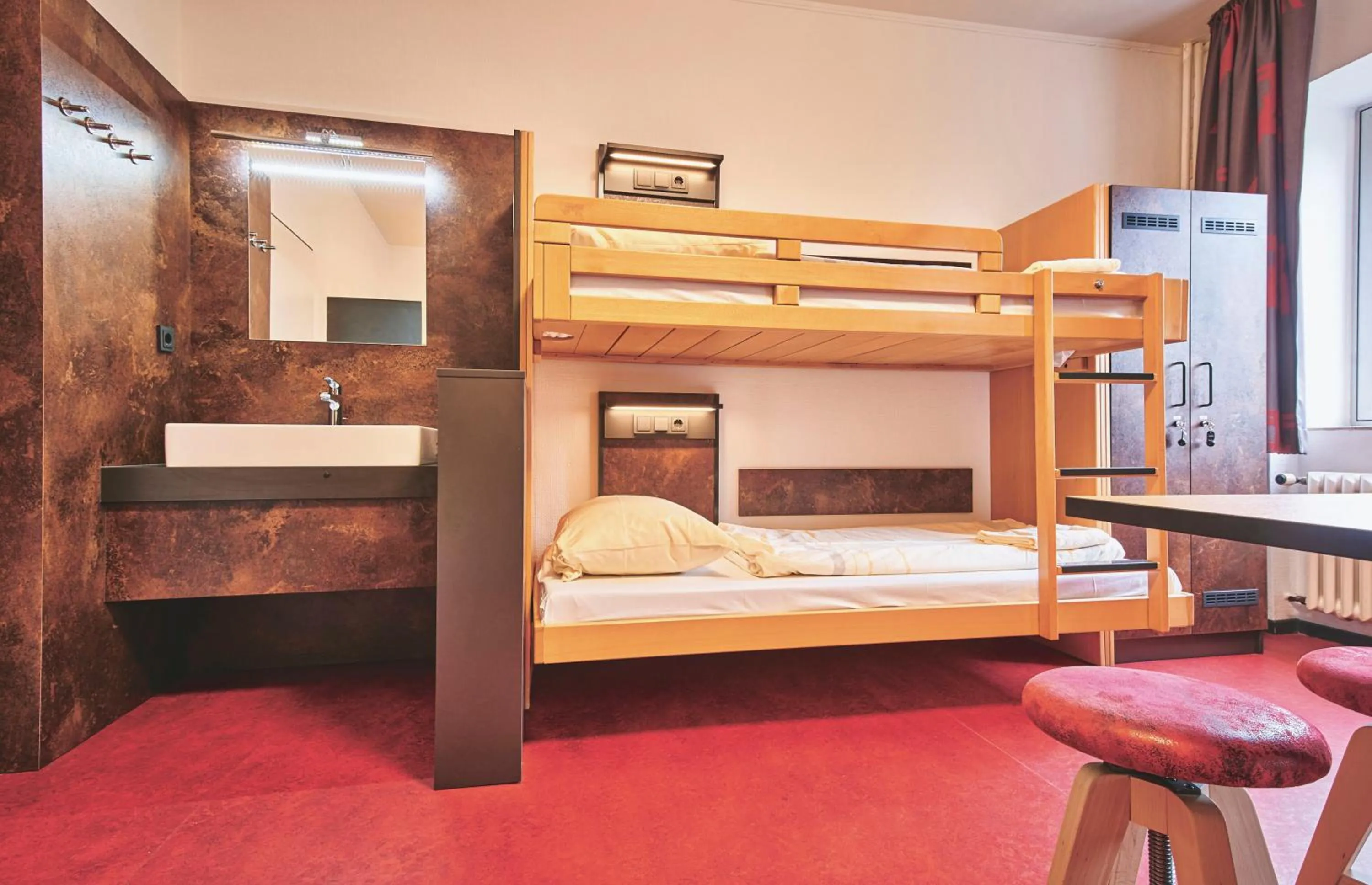 Bed in DJH Jugendgästehaus Adolph Kolping