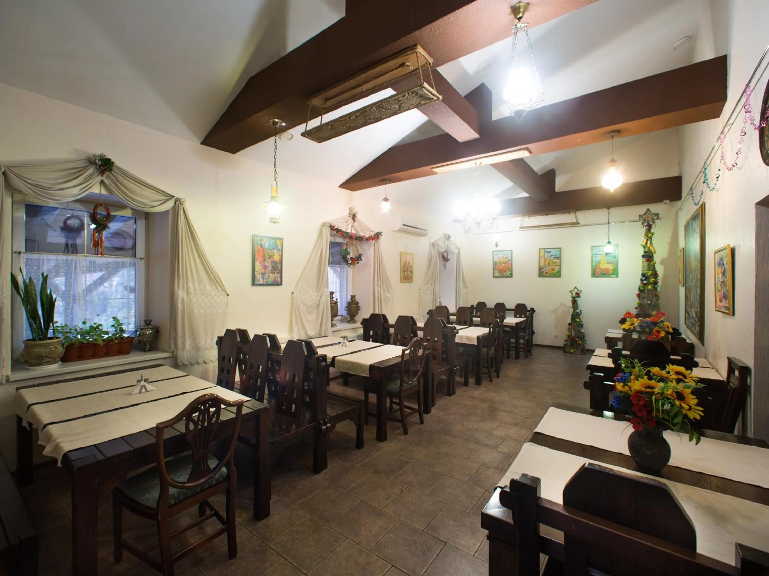 Restaurant/places to eat in Gala Hotel