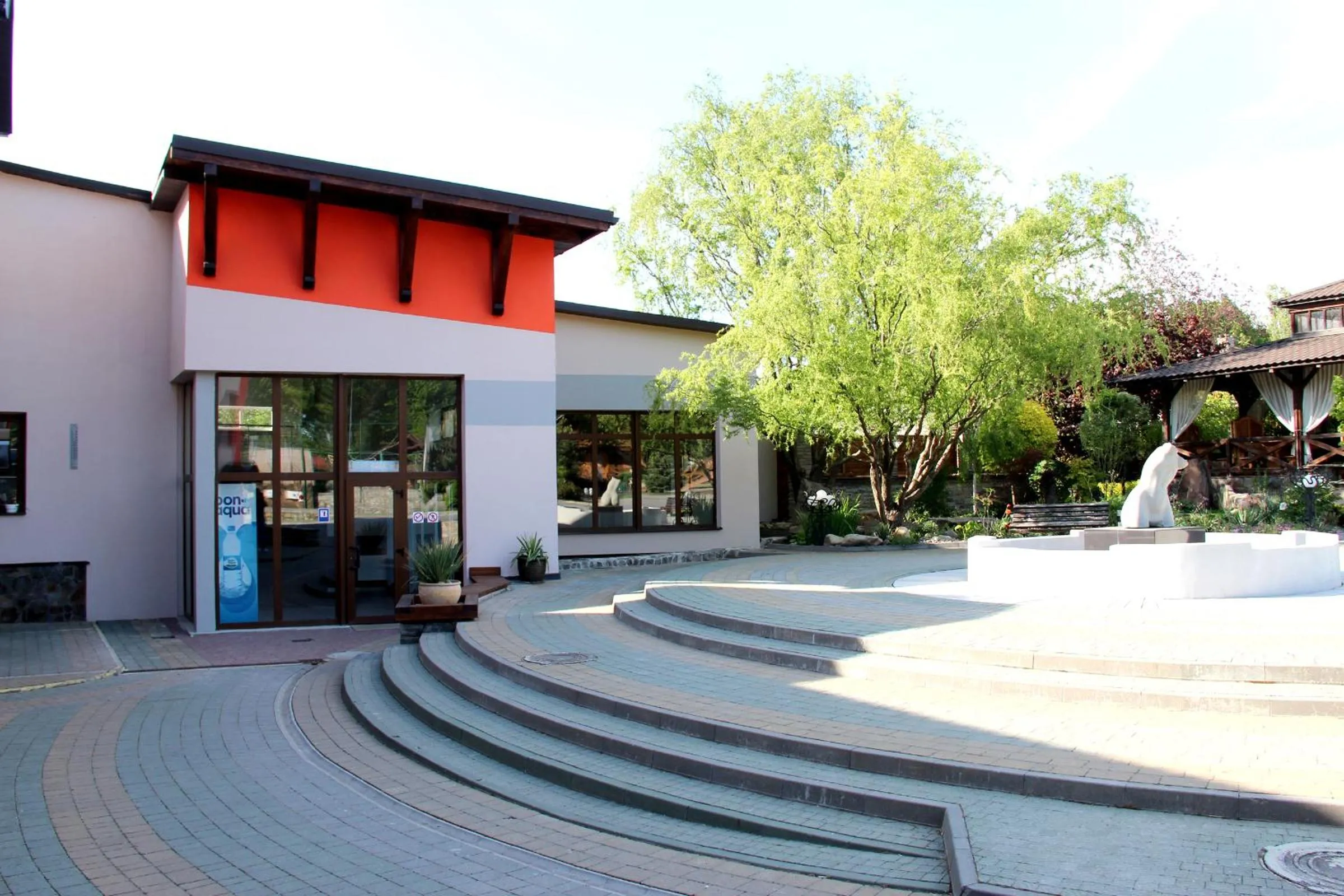 Restaurant/places to eat in Gala Hotel
