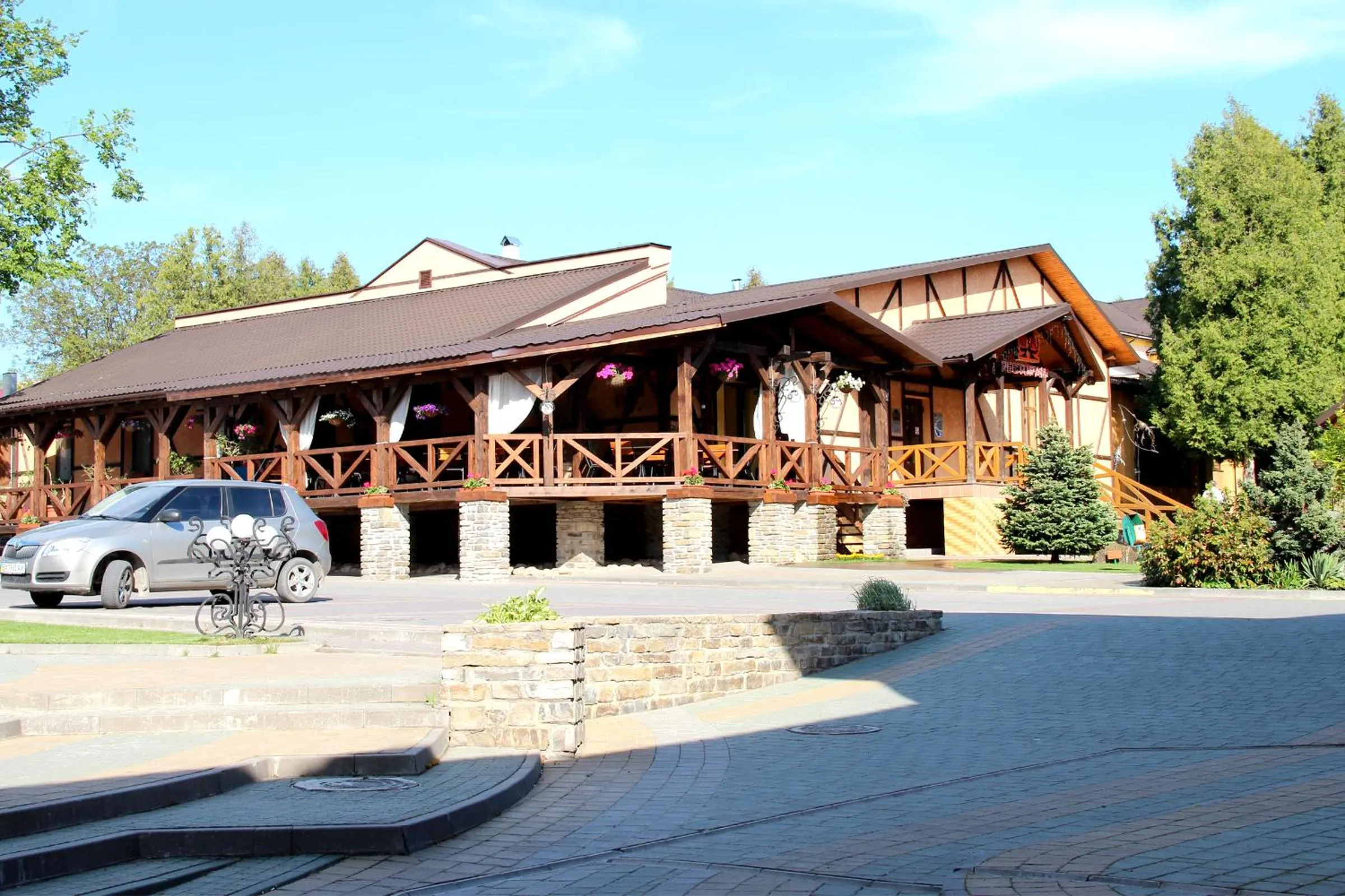 Restaurant/places to eat in Gala Hotel