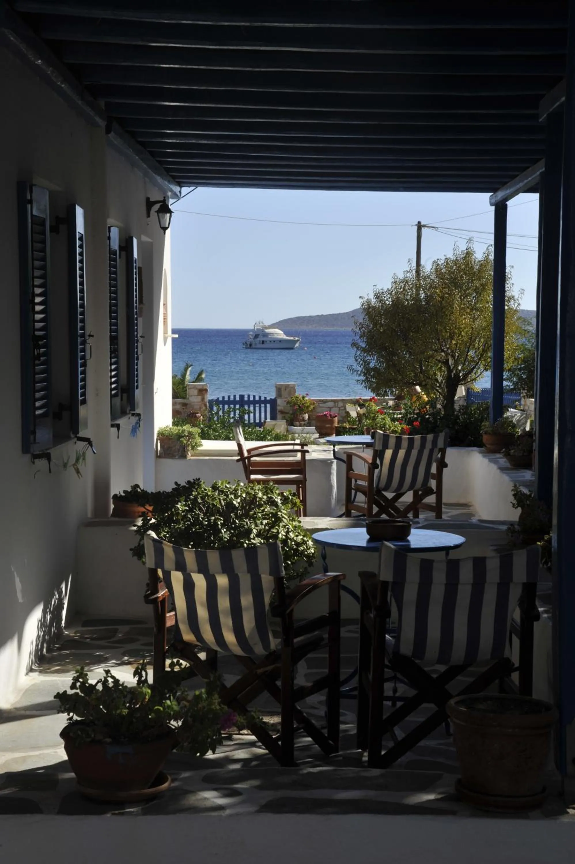George's beach studios Aliki Paros