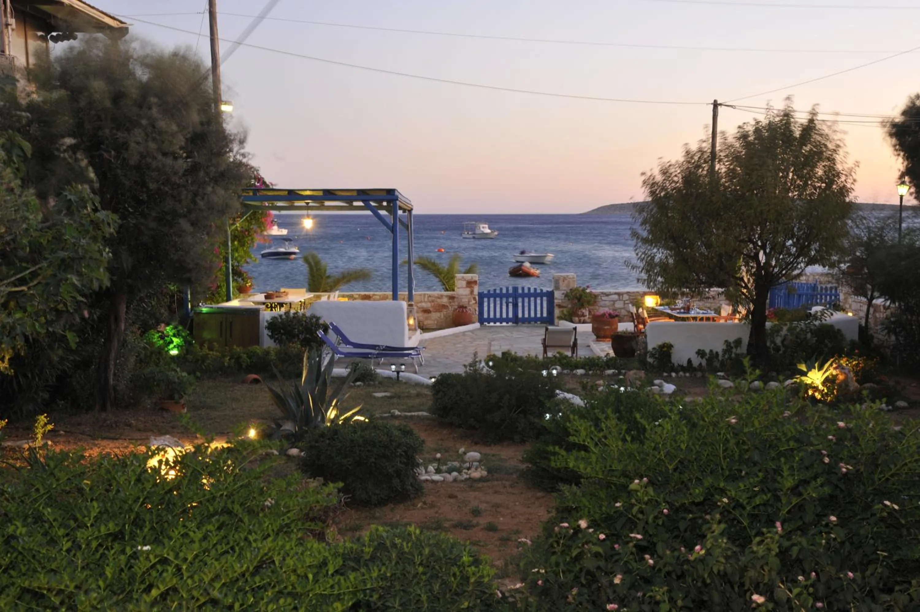 George's beach studios Aliki Paros