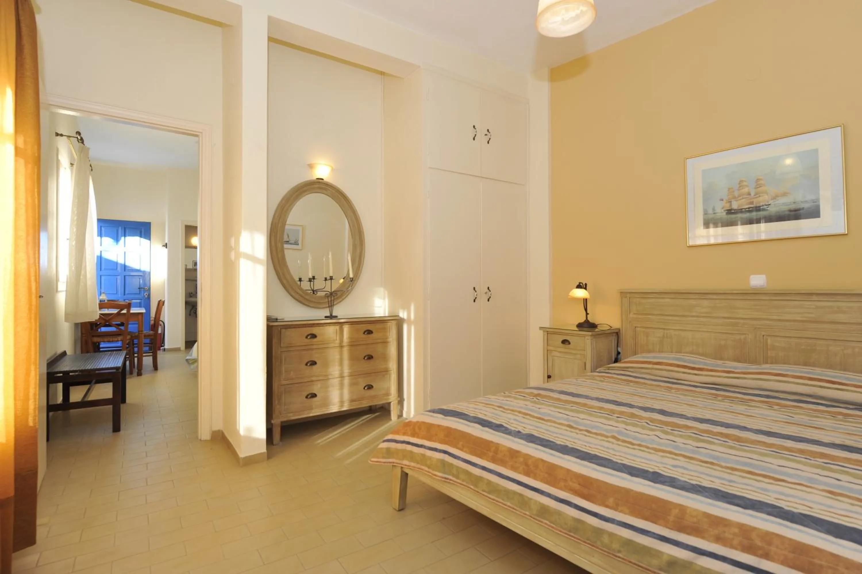 Bed in George's beach studios Aliki Paros