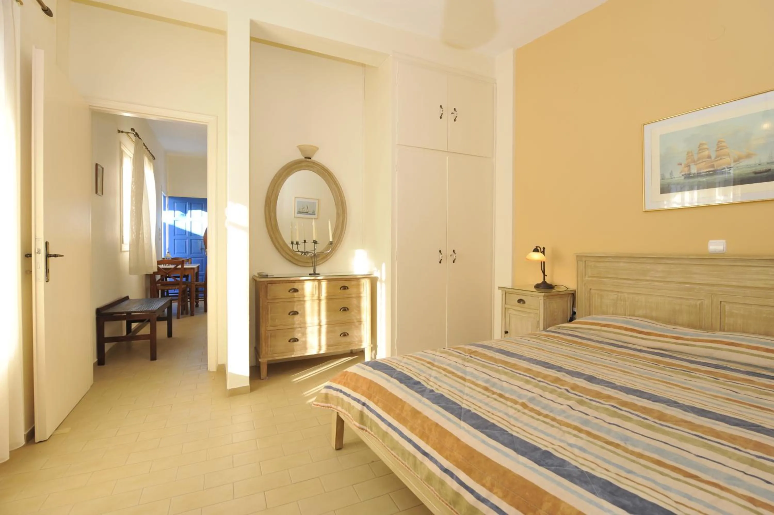 Bed in George's beach studios Aliki Paros