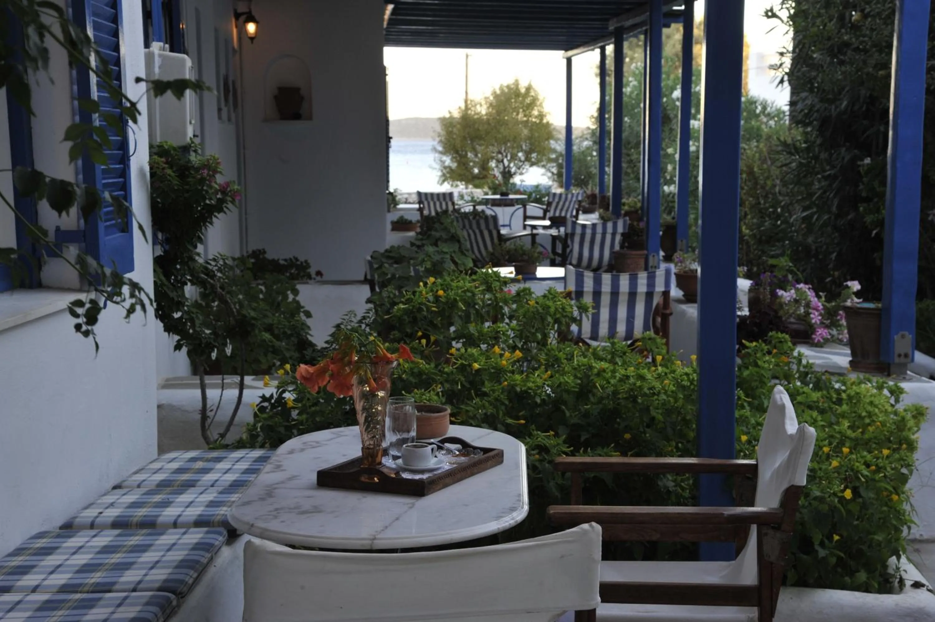 Restaurant/places to eat in George's beach studios Aliki Paros