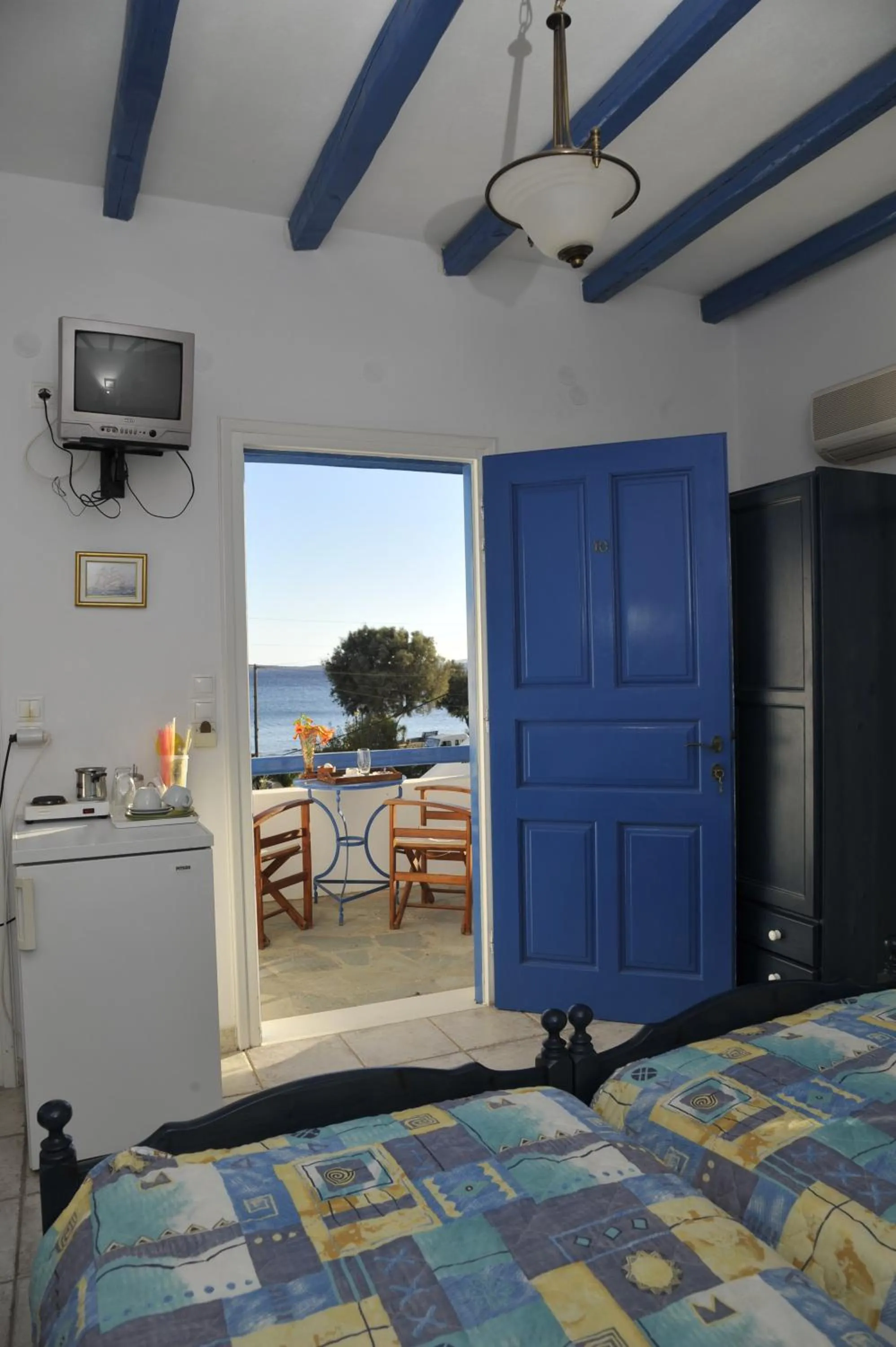 Day, Bed in George's beach studios Aliki Paros