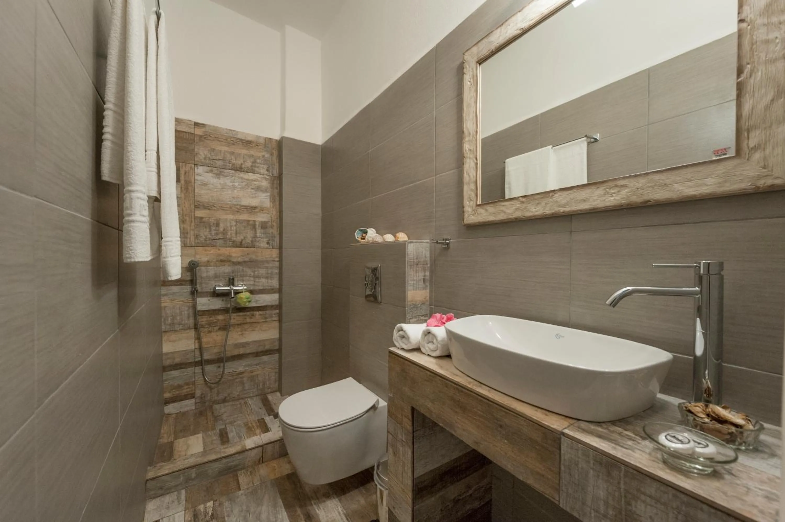 Bathroom in George's beach studios Aliki Paros