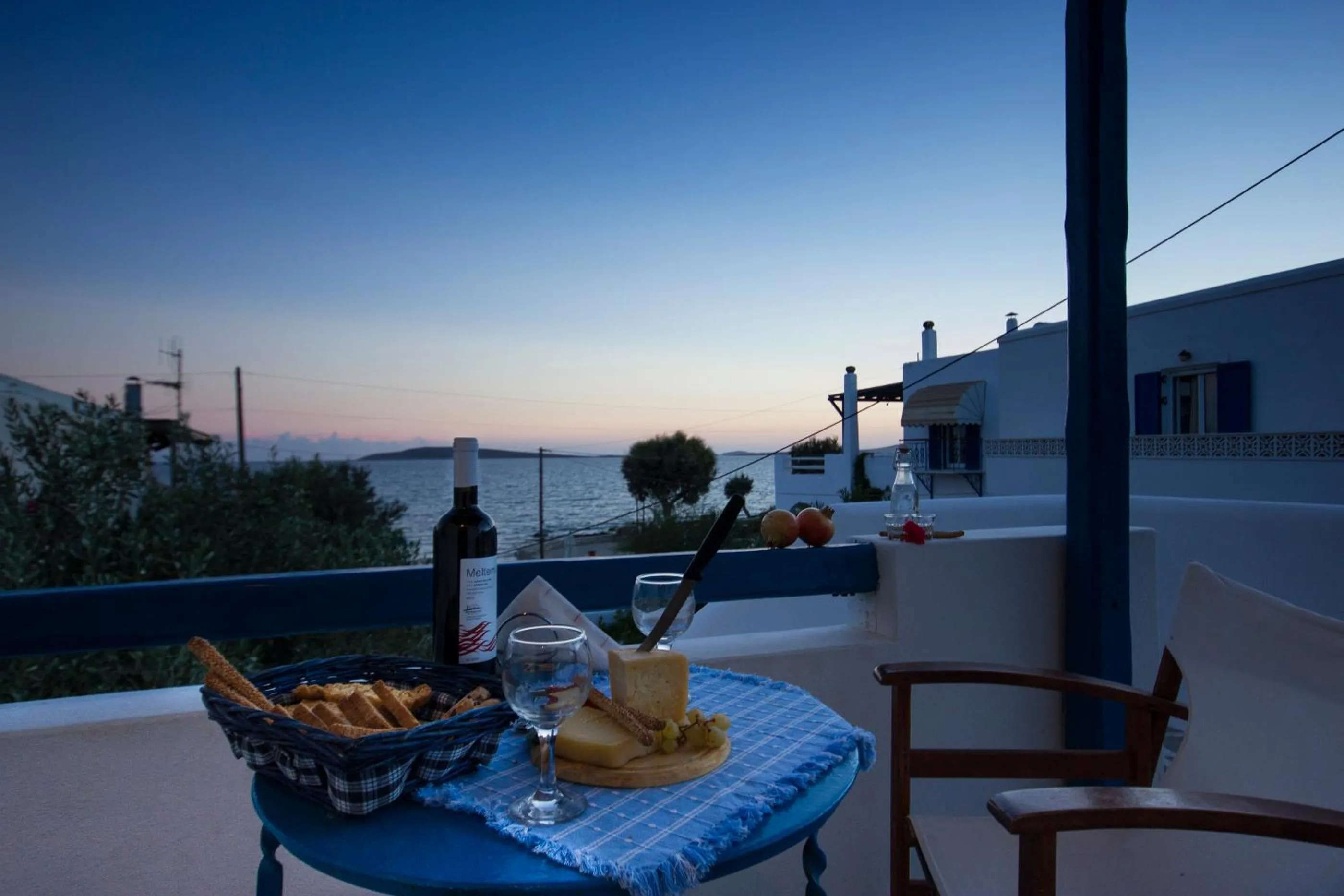 Night in George's beach studios Aliki Paros