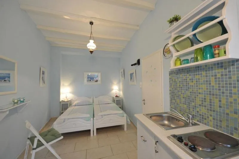 Bed in George's beach studios Aliki Paros