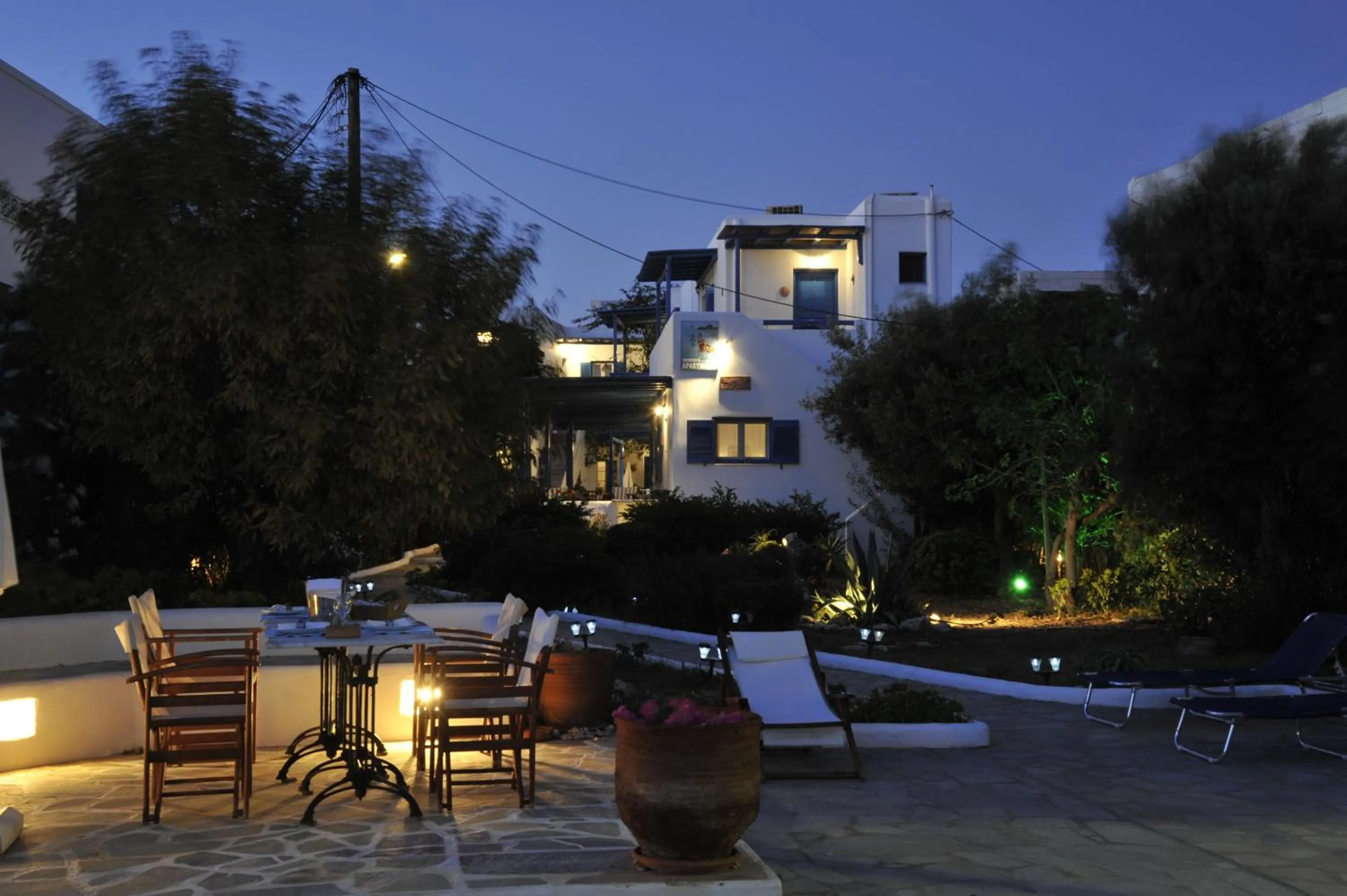 Patio in George's beach studios Aliki Paros