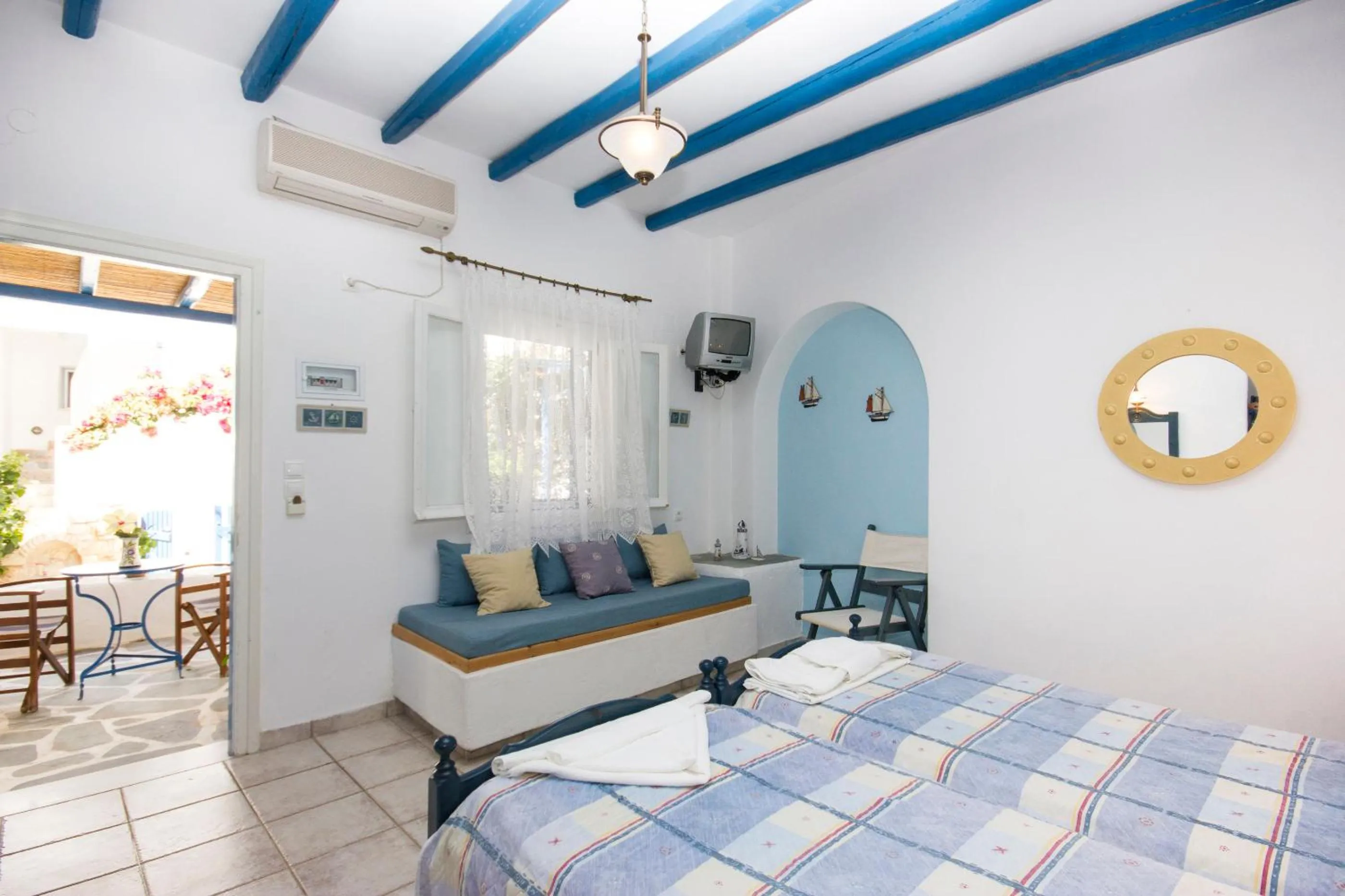 Day, Bed in George's beach studios Aliki Paros