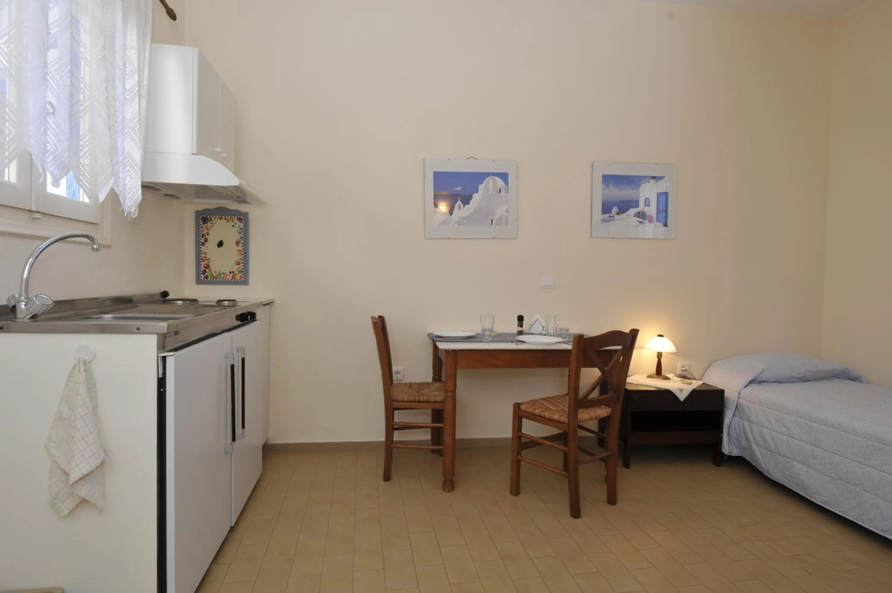 Bed in George's beach studios Aliki Paros