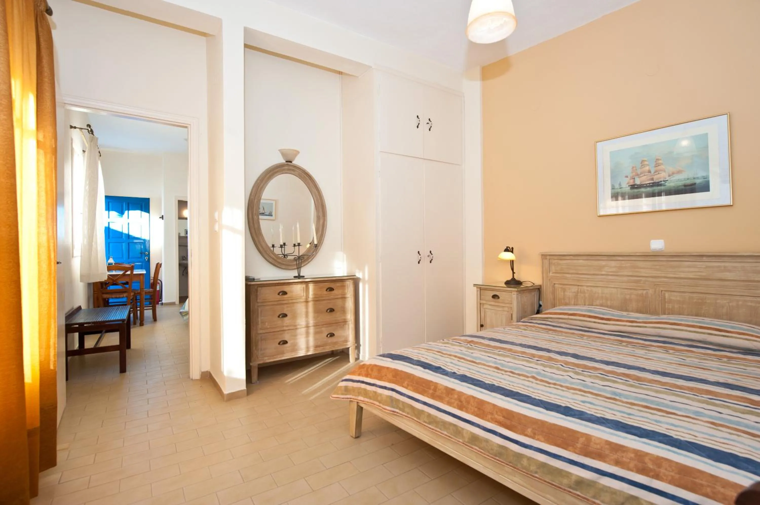 Bed in George's beach studios Aliki Paros