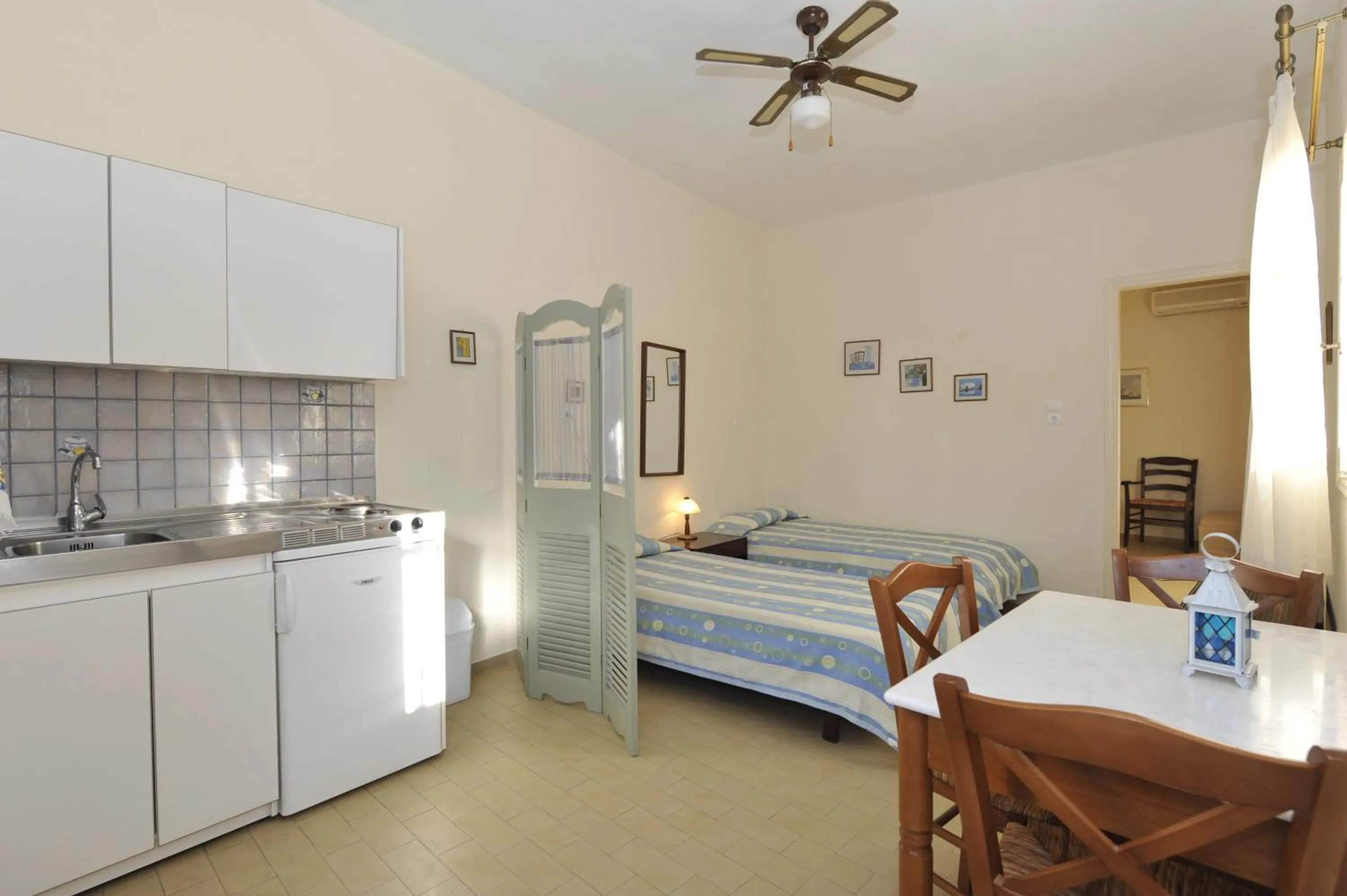 Bed in George's beach studios Aliki Paros
