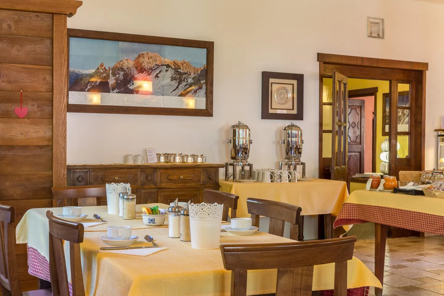 Breakfast in Hotel Crampon