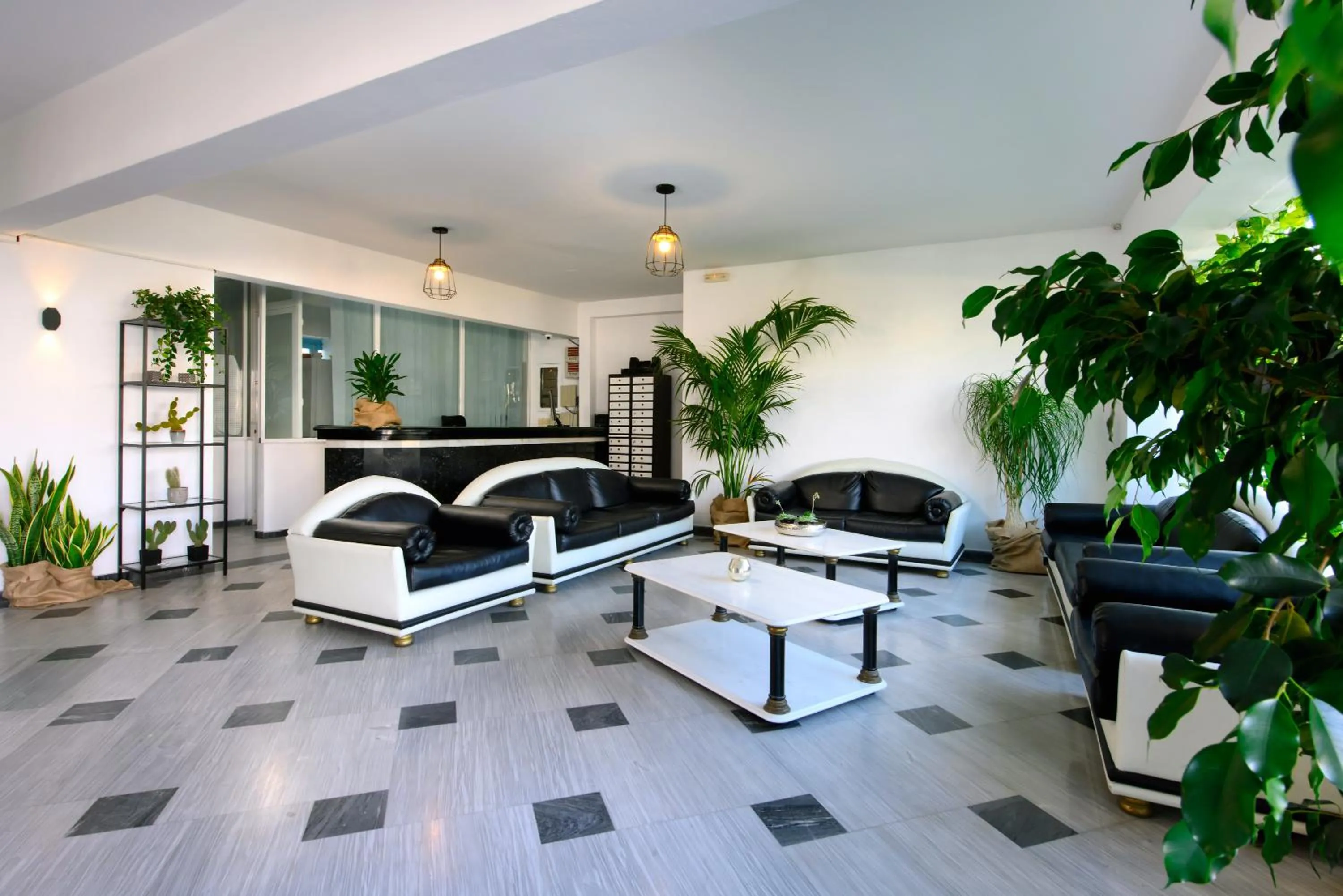 Aquarius Beach Hotel