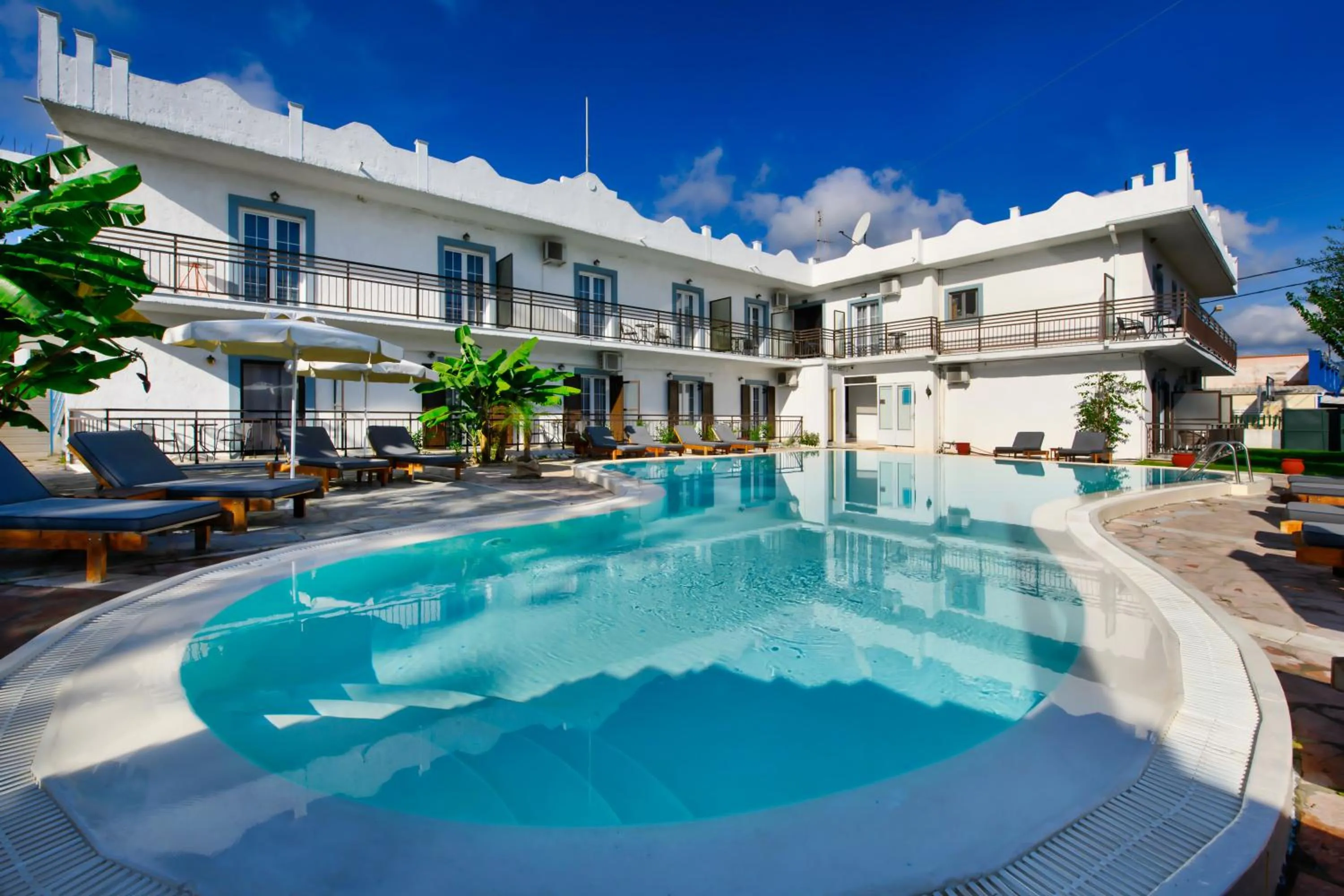 Beach in Aquarius Beach Hotel