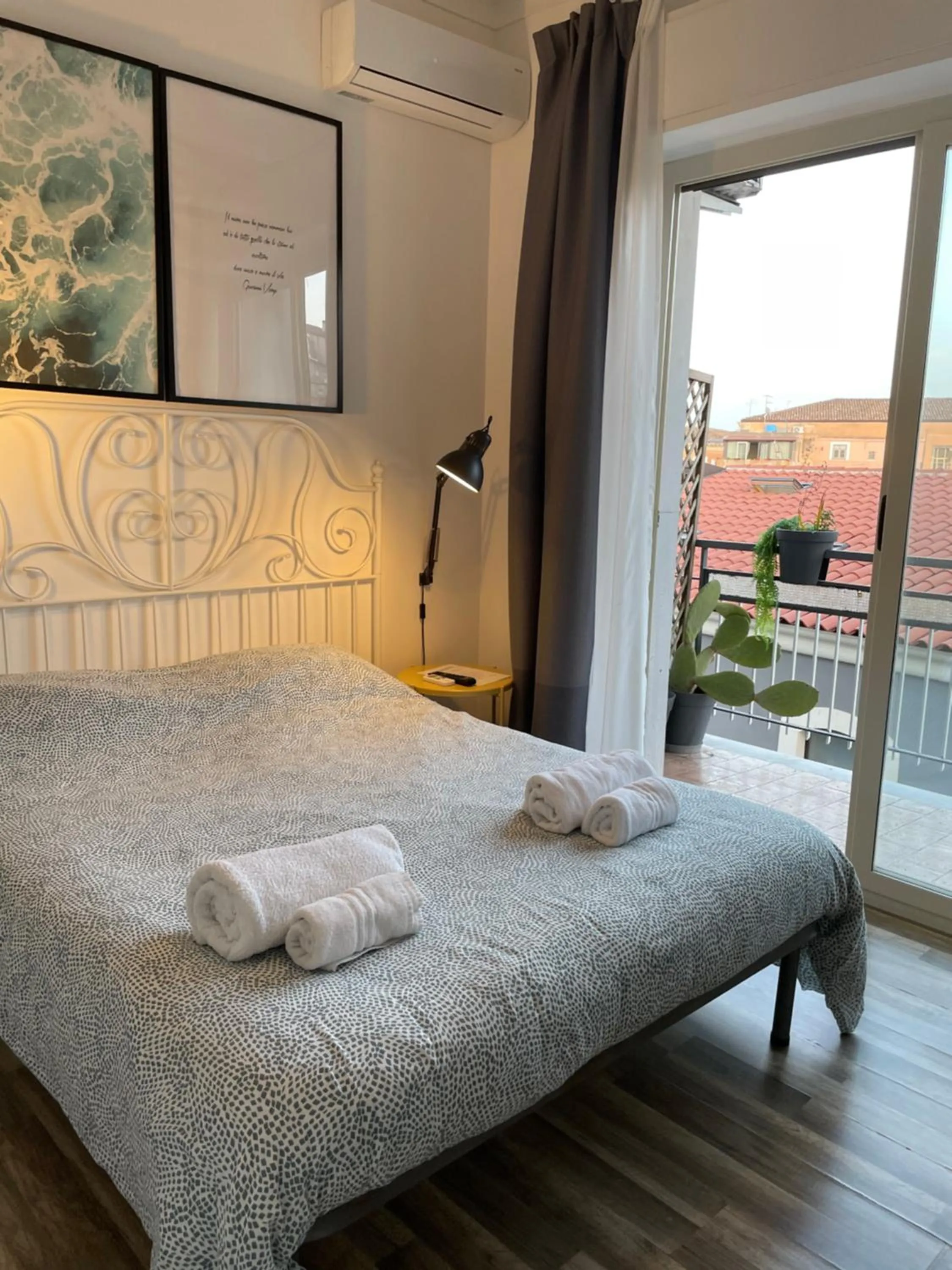 Photo of the whole room, Bed in La Dimora delle Muse