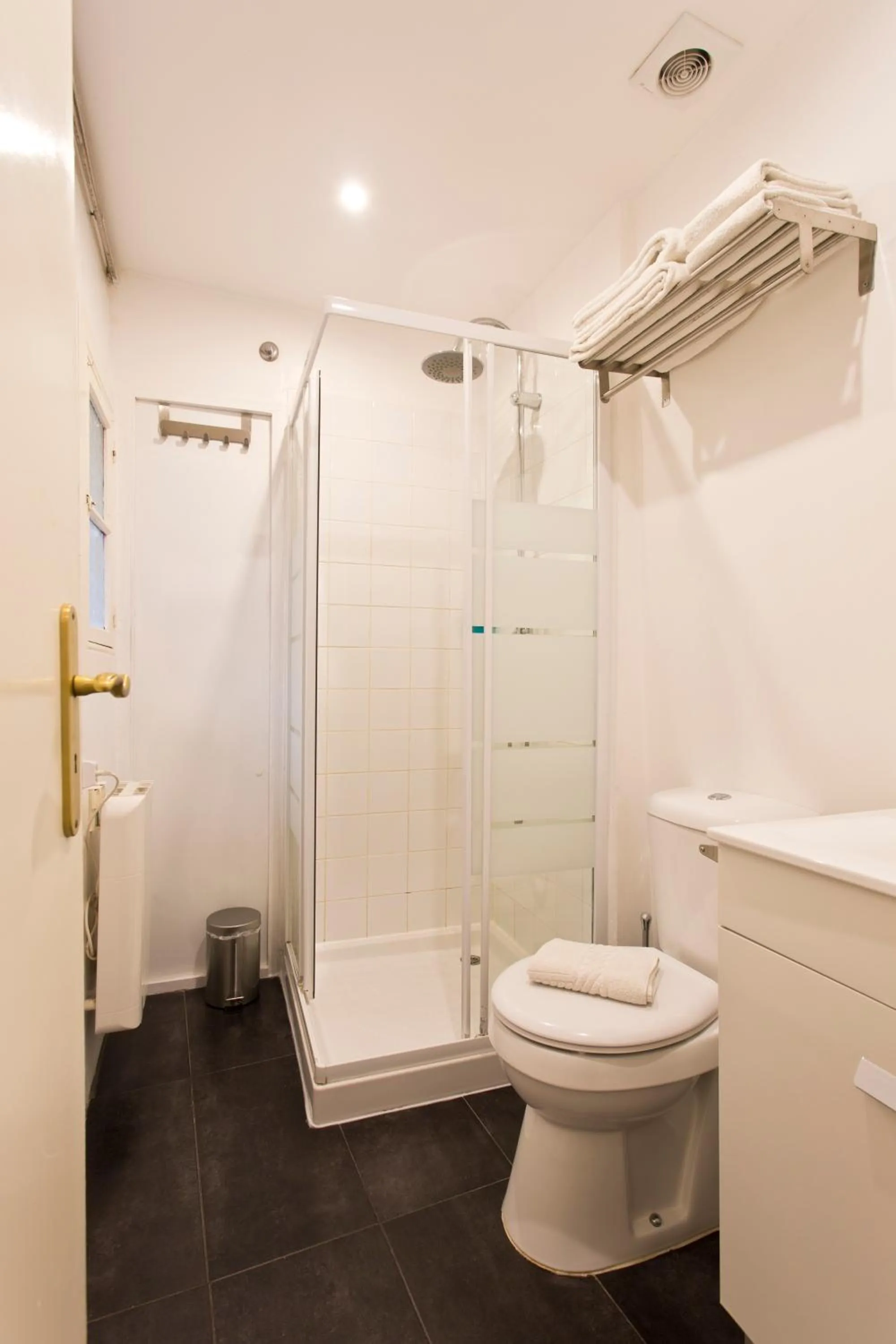 Bathroom in Home @ Porto Clérigos Apartment