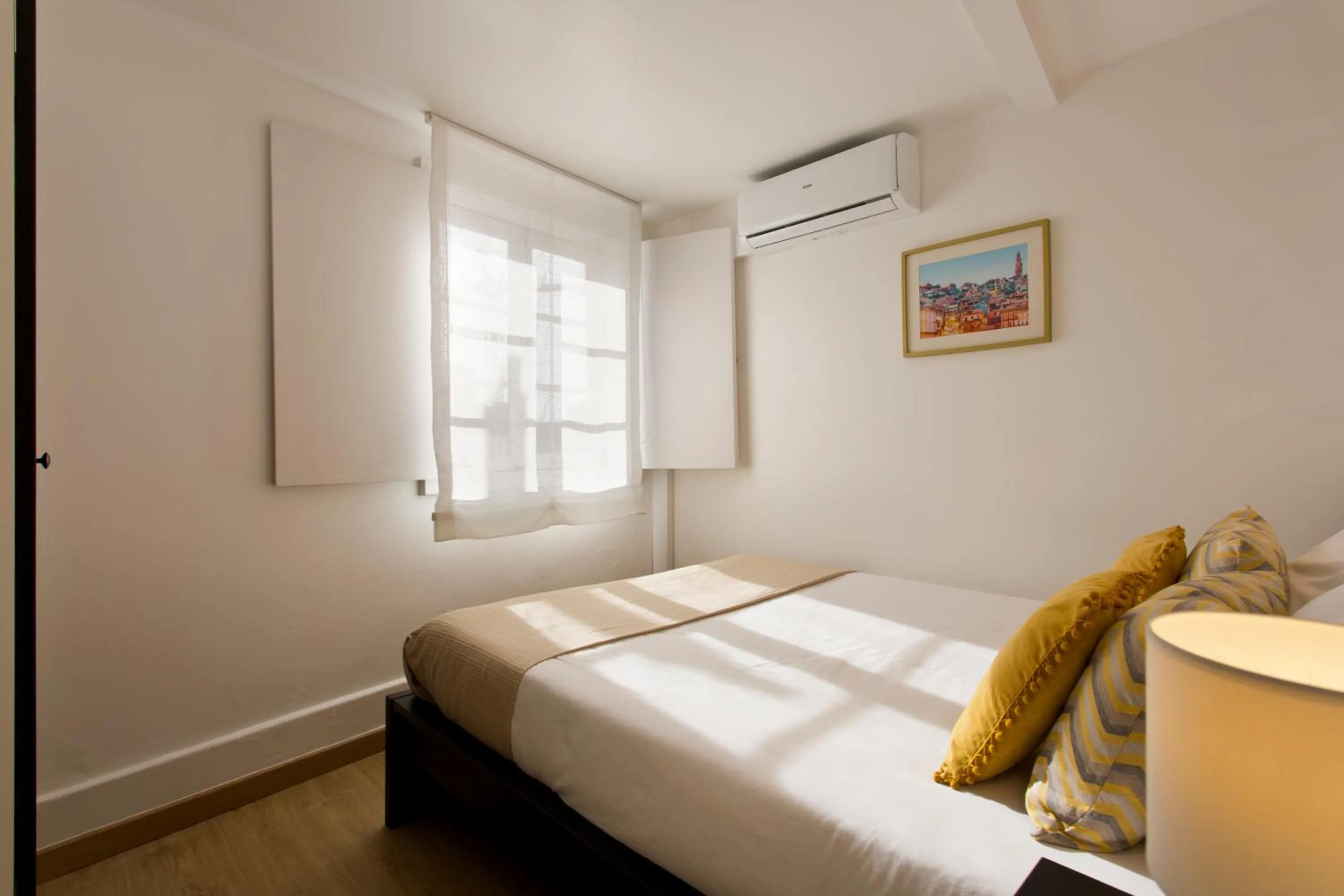 Bedroom, Bed in Home @ Porto Clérigos Apartment