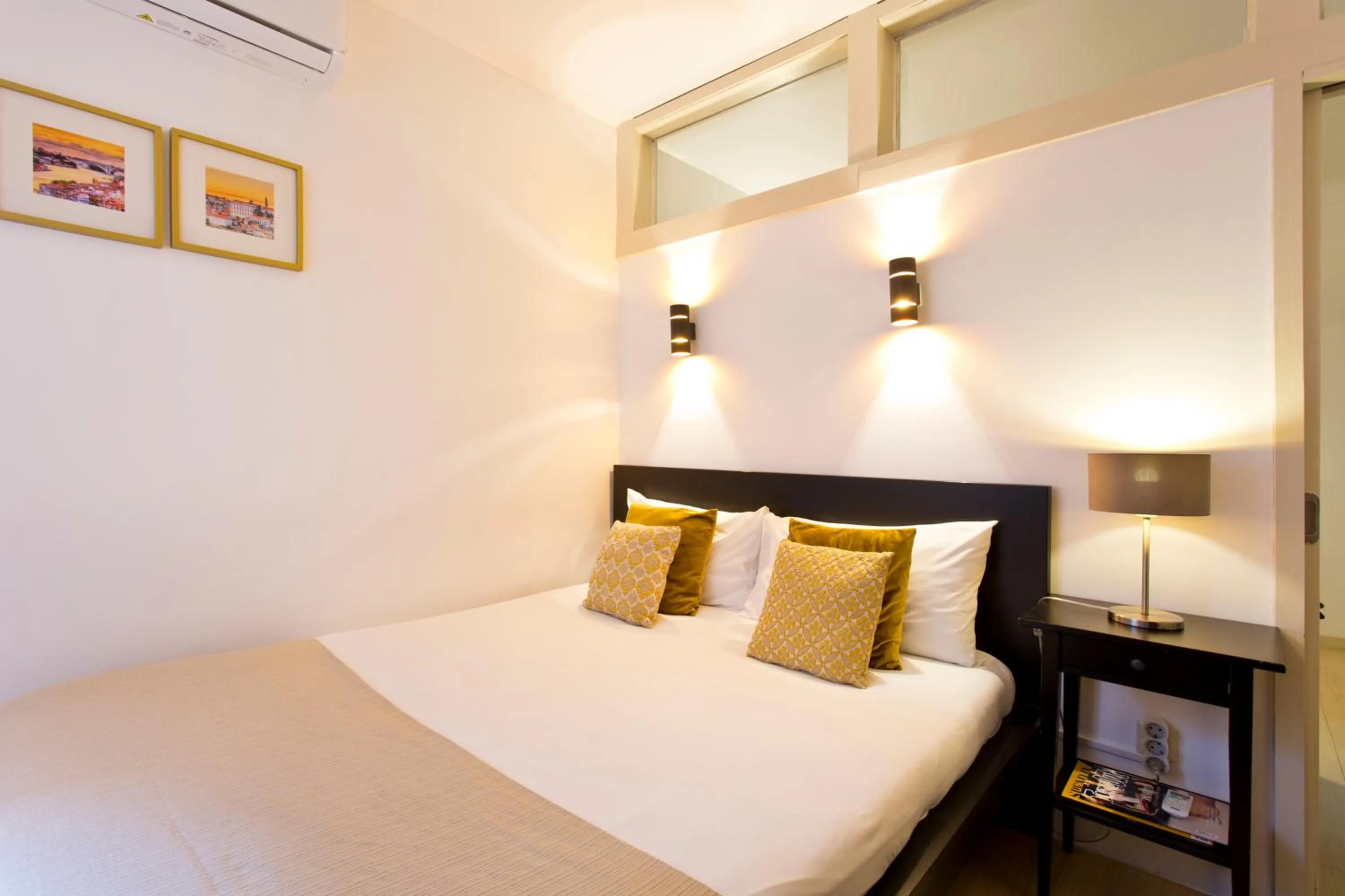 Bedroom, Bed in Home @ Porto Clérigos Apartment