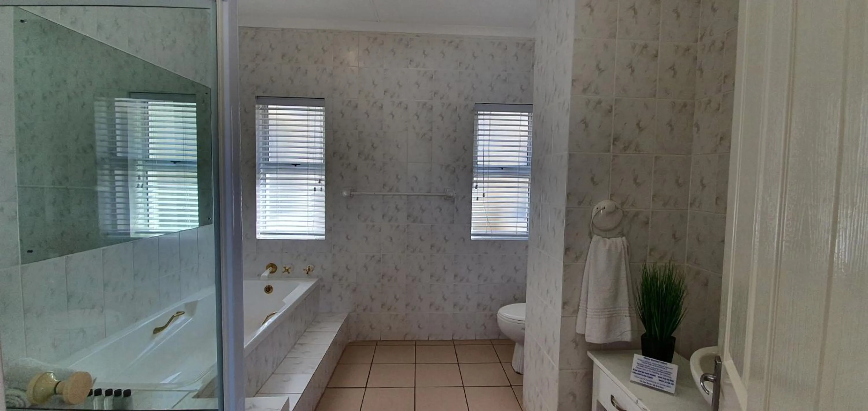 Bathroom in Brenton On The Rocks