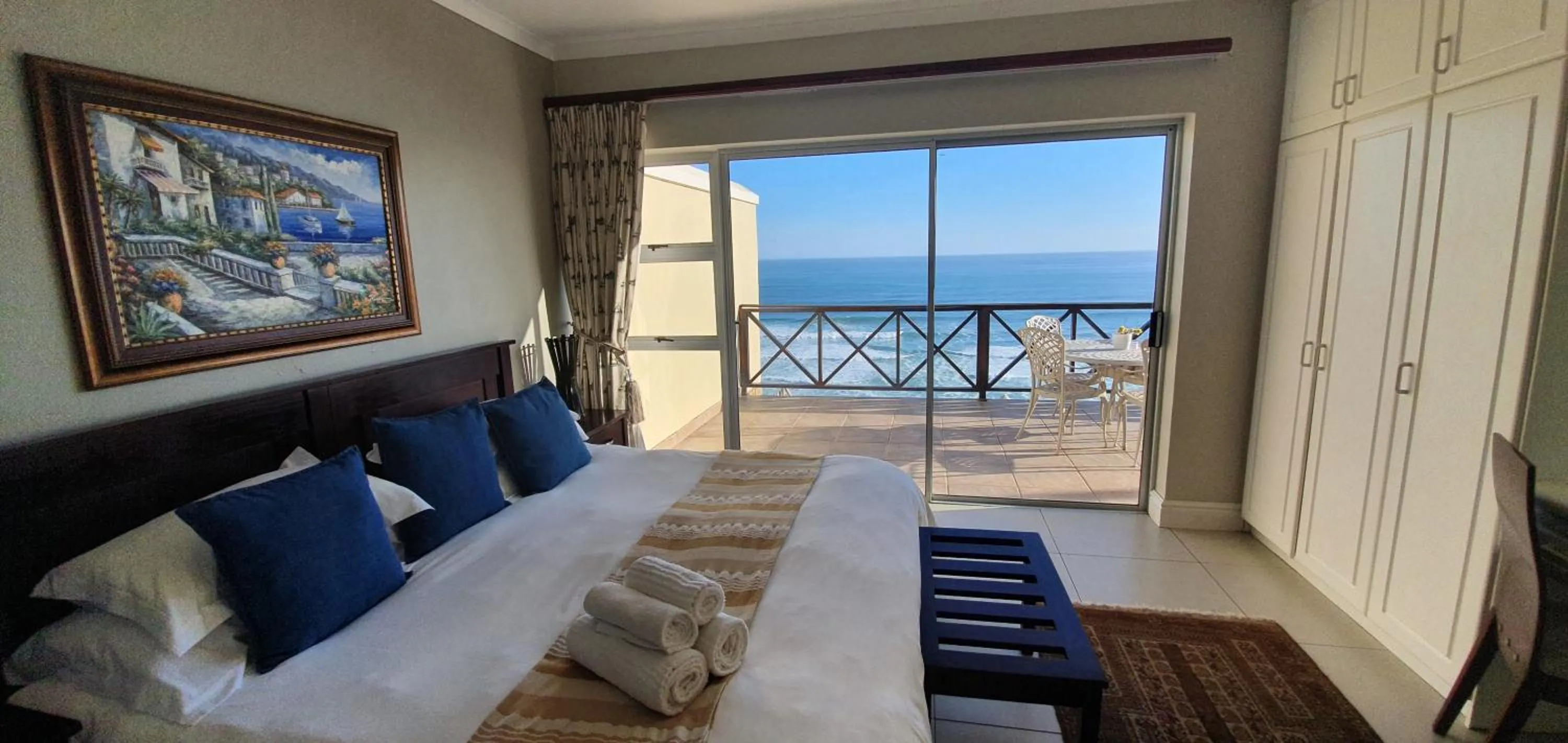 Bedroom in Brenton On The Rocks