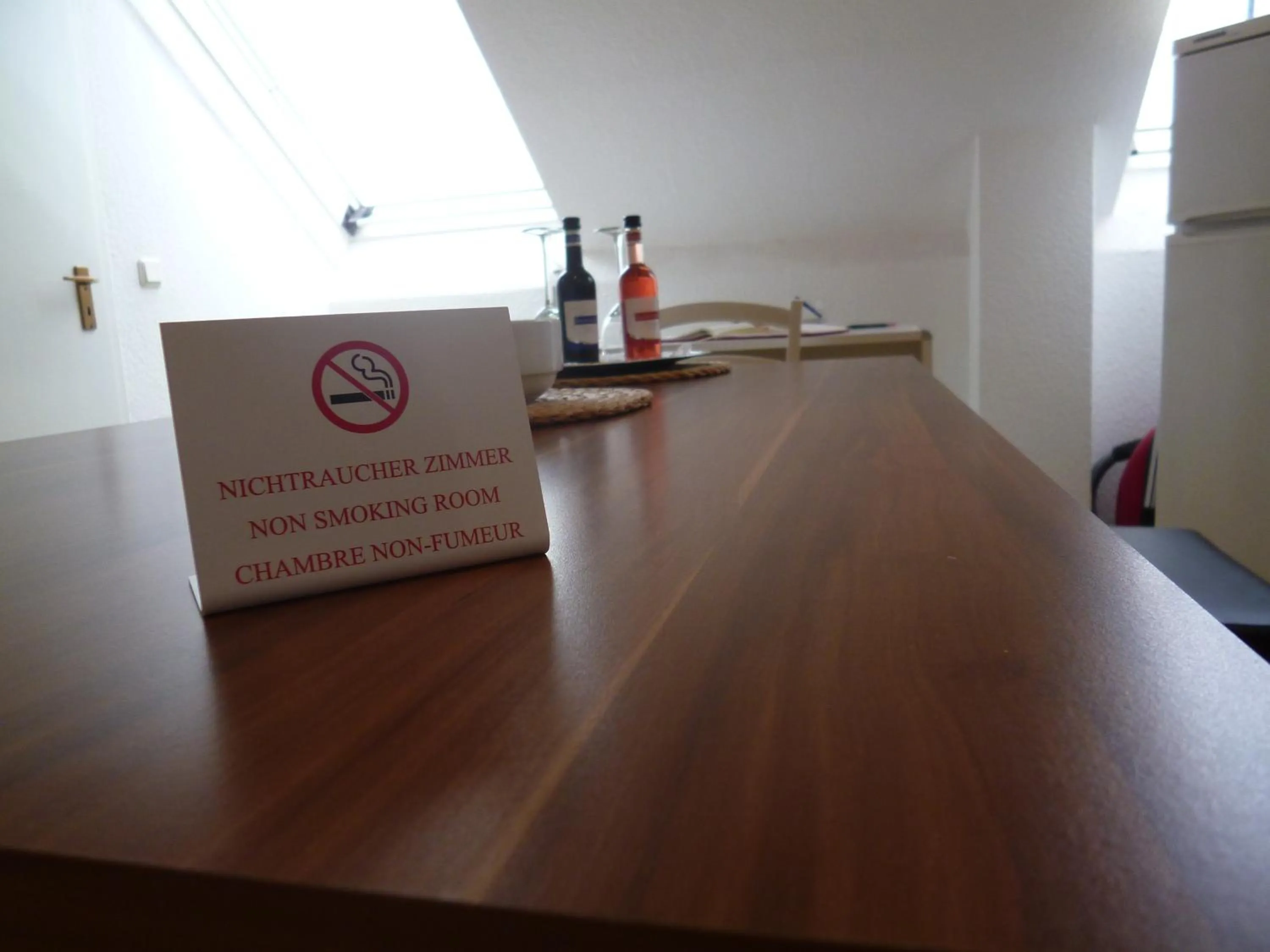 Dining area in Airport Apartment