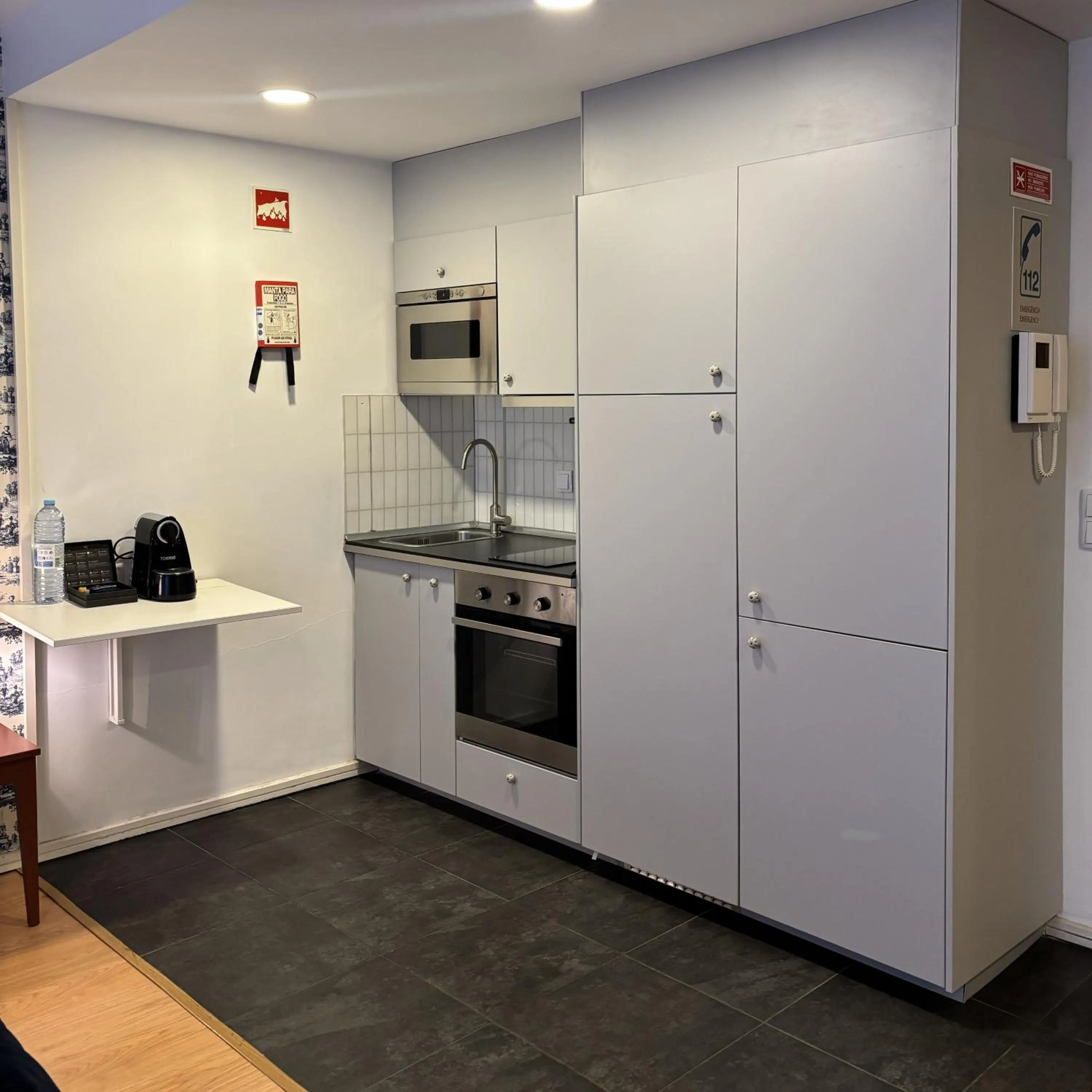 Coffee/tea facilities in Be Oporto Apartments Clérigos